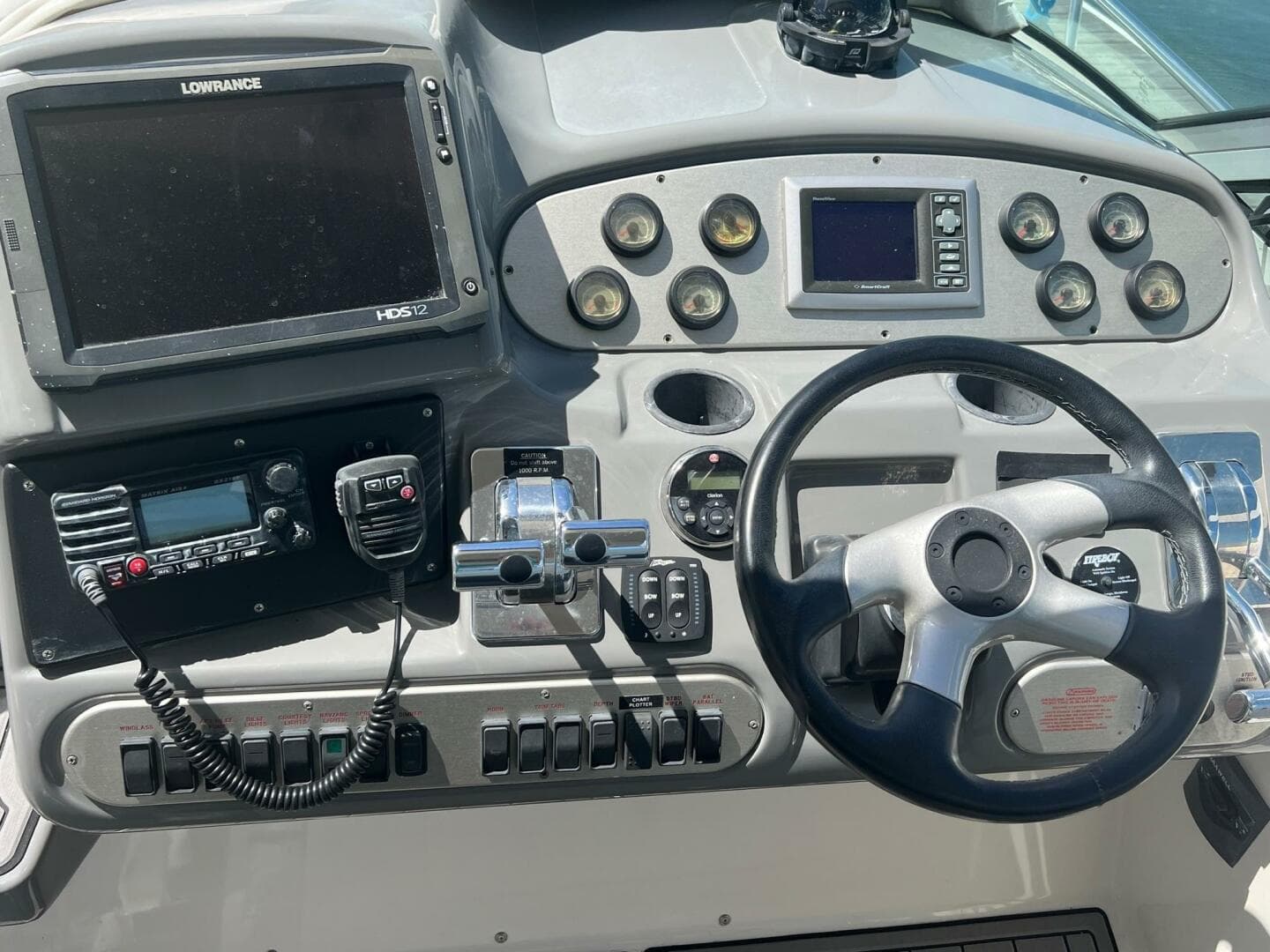 2007 Cruisers Yachts 340 Express