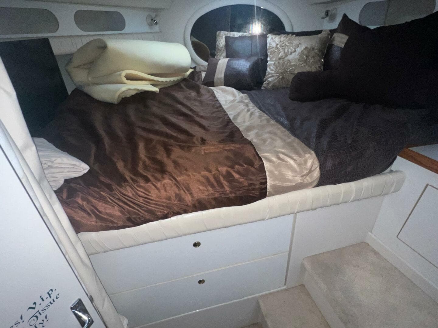 1997 Cruisers Yachts 3575