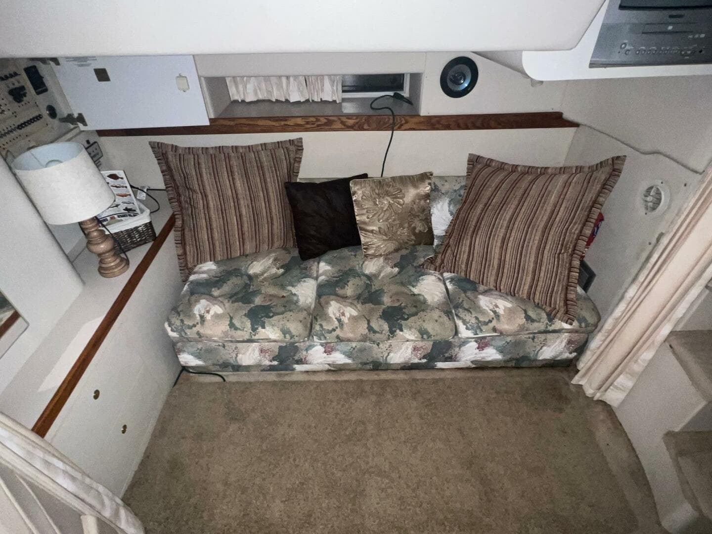 1997 Cruisers Yachts 3575