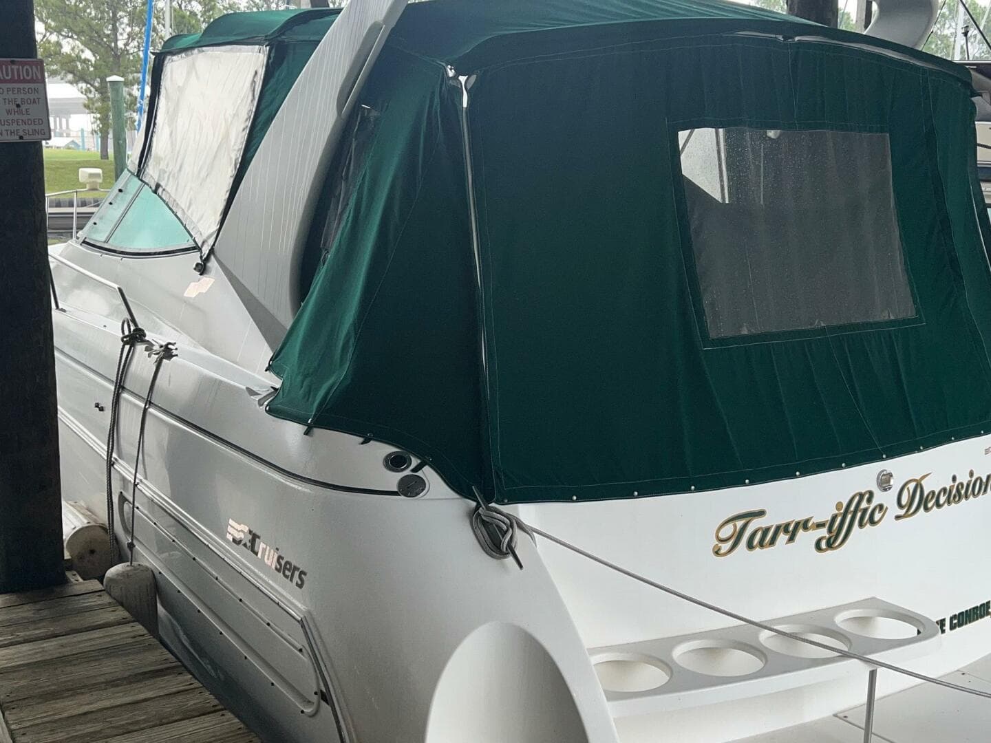 1997 Cruisers Yachts 3575