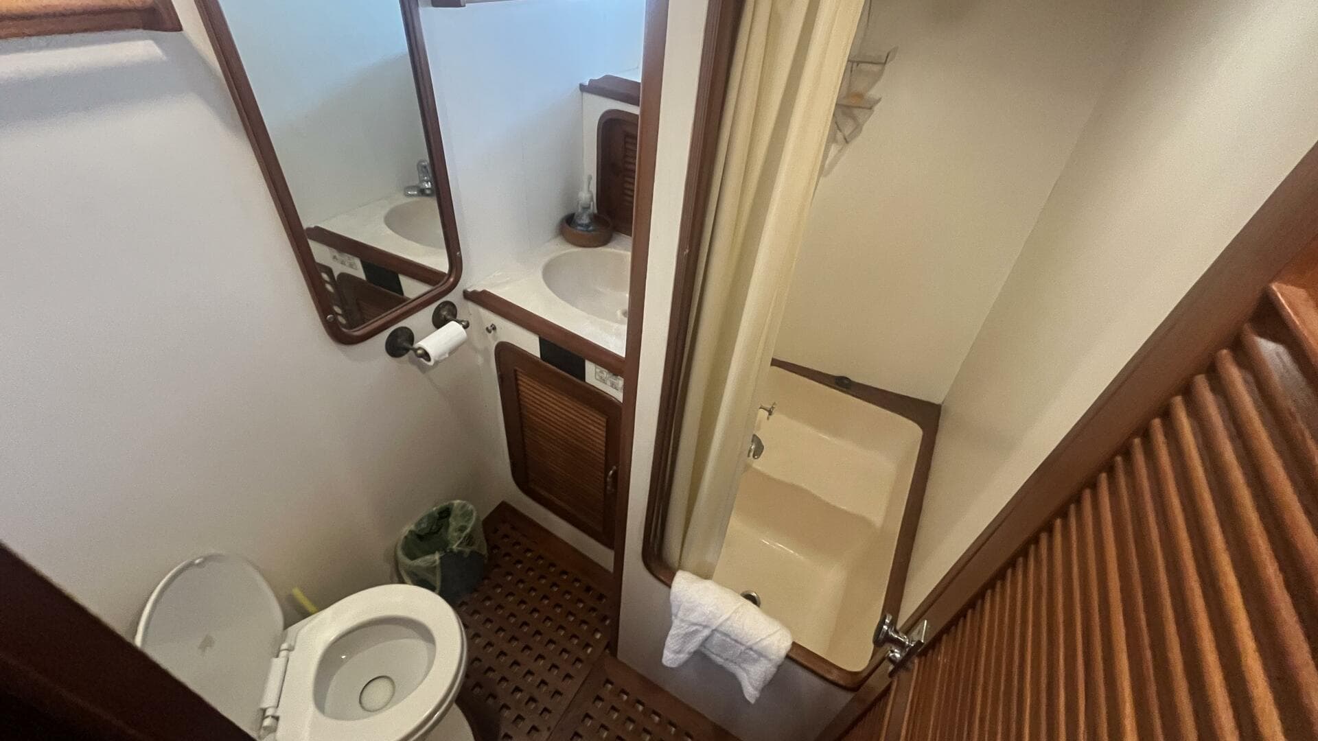 1986 Marine Trader Med Yacht 62 Yachtfish