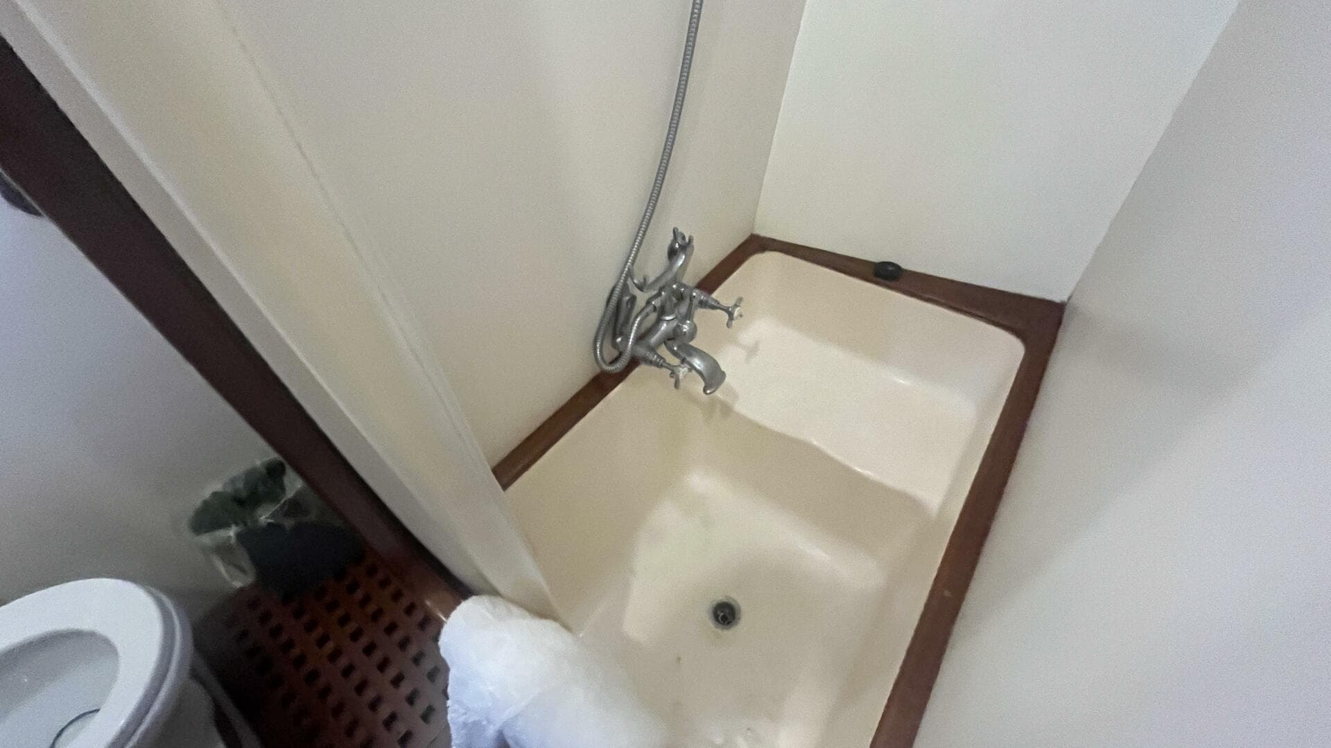 1986 Marine Trader Med Yacht 62 Yachtfish