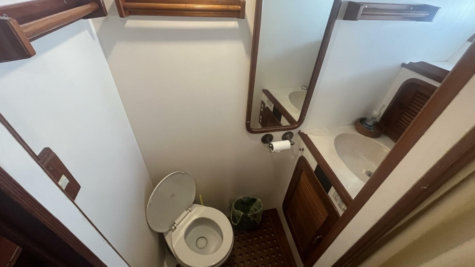 1986 Marine Trader Med Yacht 62 Yachtfish