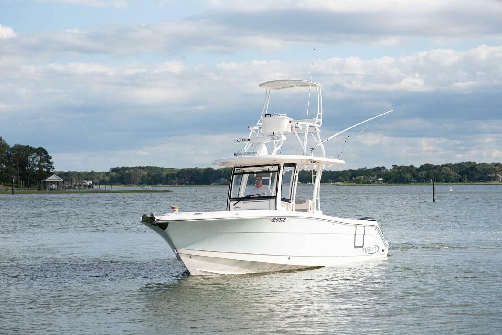 2020 Robalo R302 CC