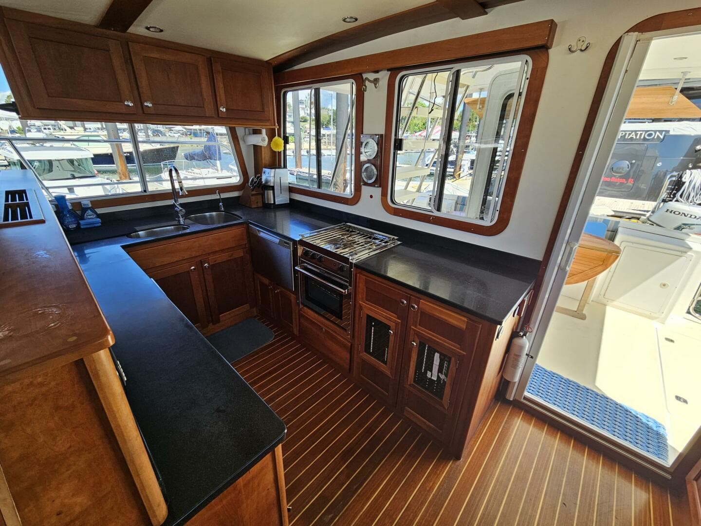 2012 Maine Cat Power Cat 47