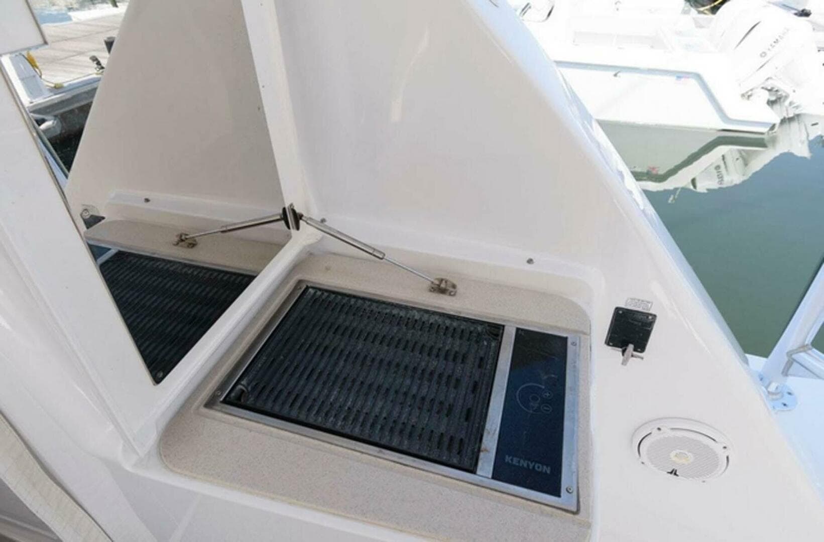 2015 Hatteras Express Sportfish