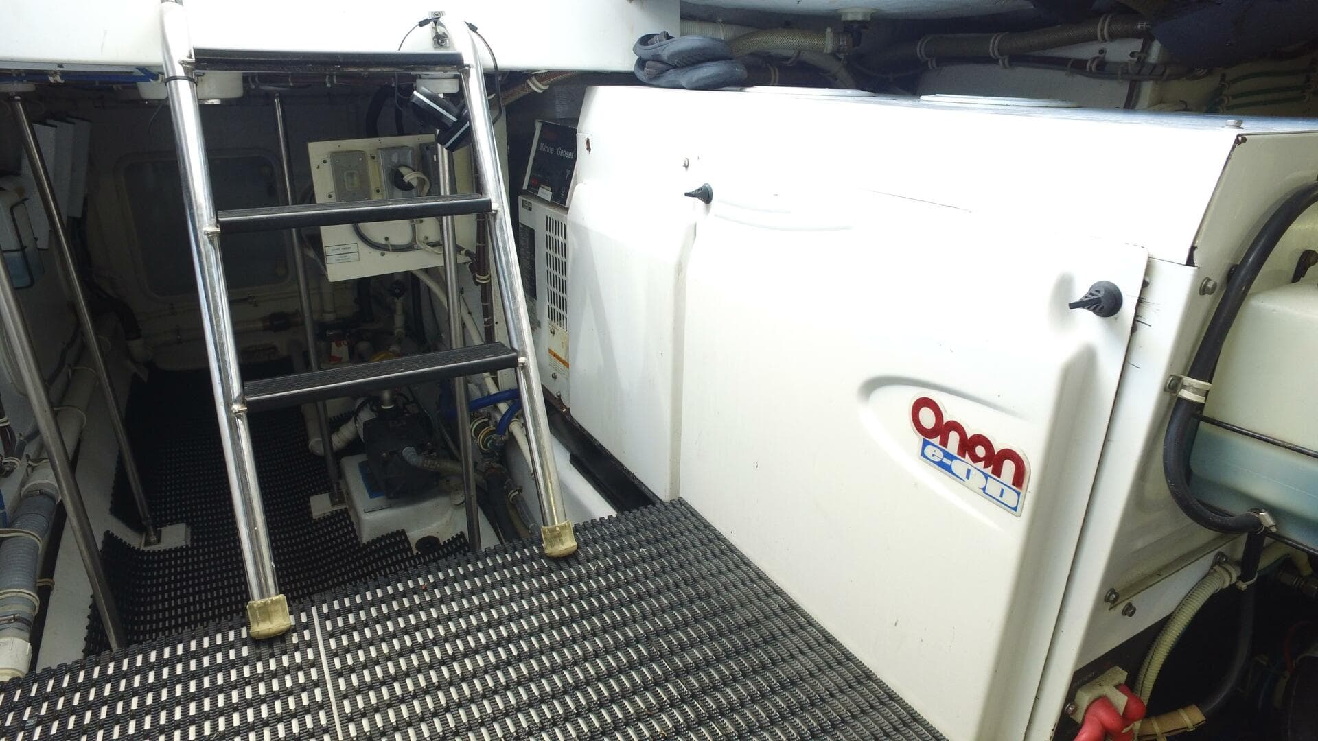 2006 Hatteras 68 Convertible