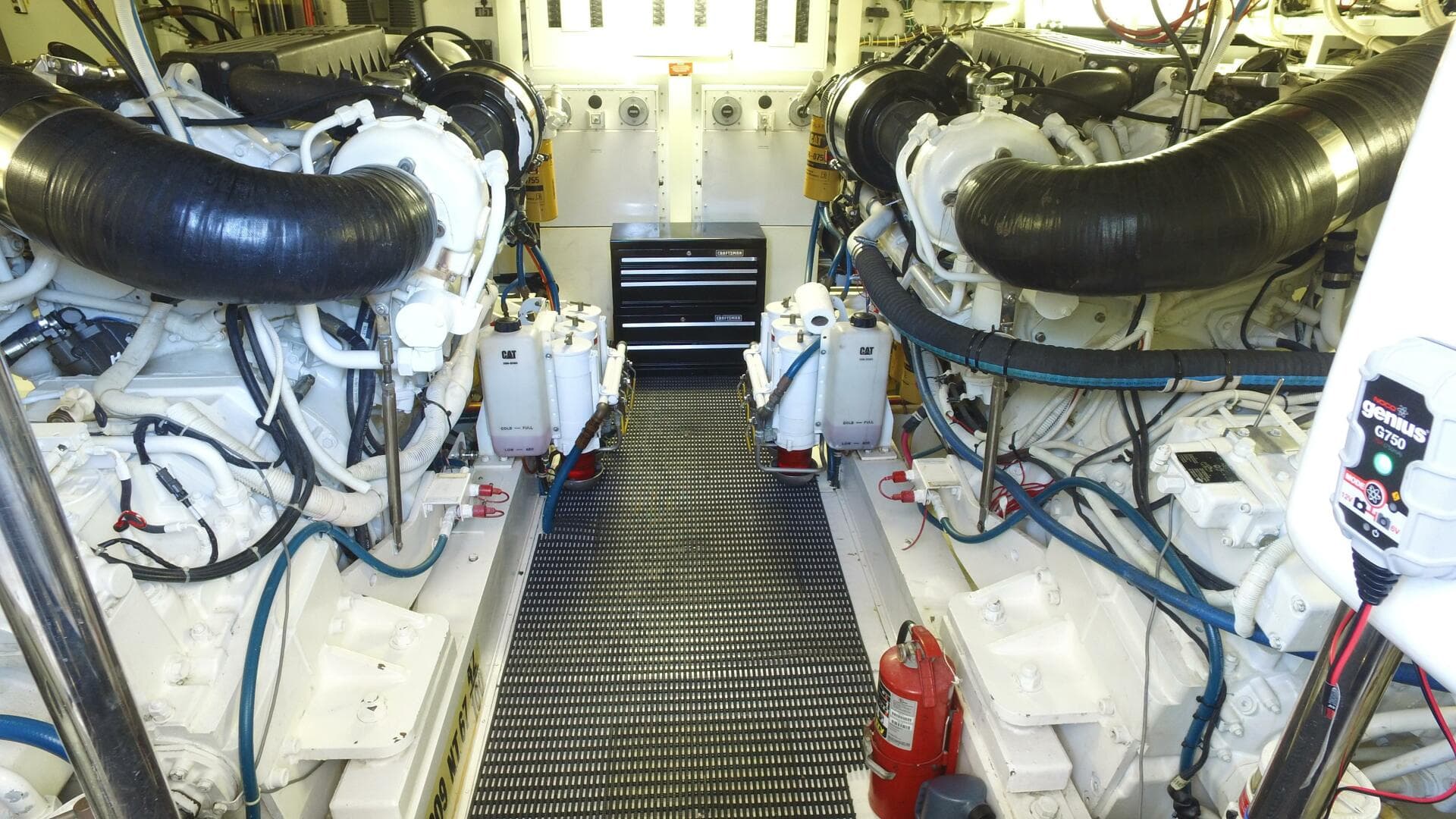 2006 Hatteras 68 Convertible