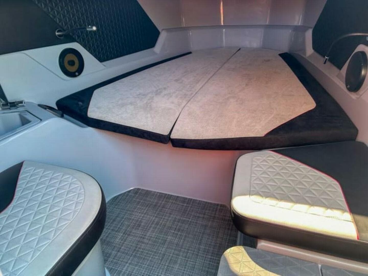 2023 Brabus SHADOW 300 CT