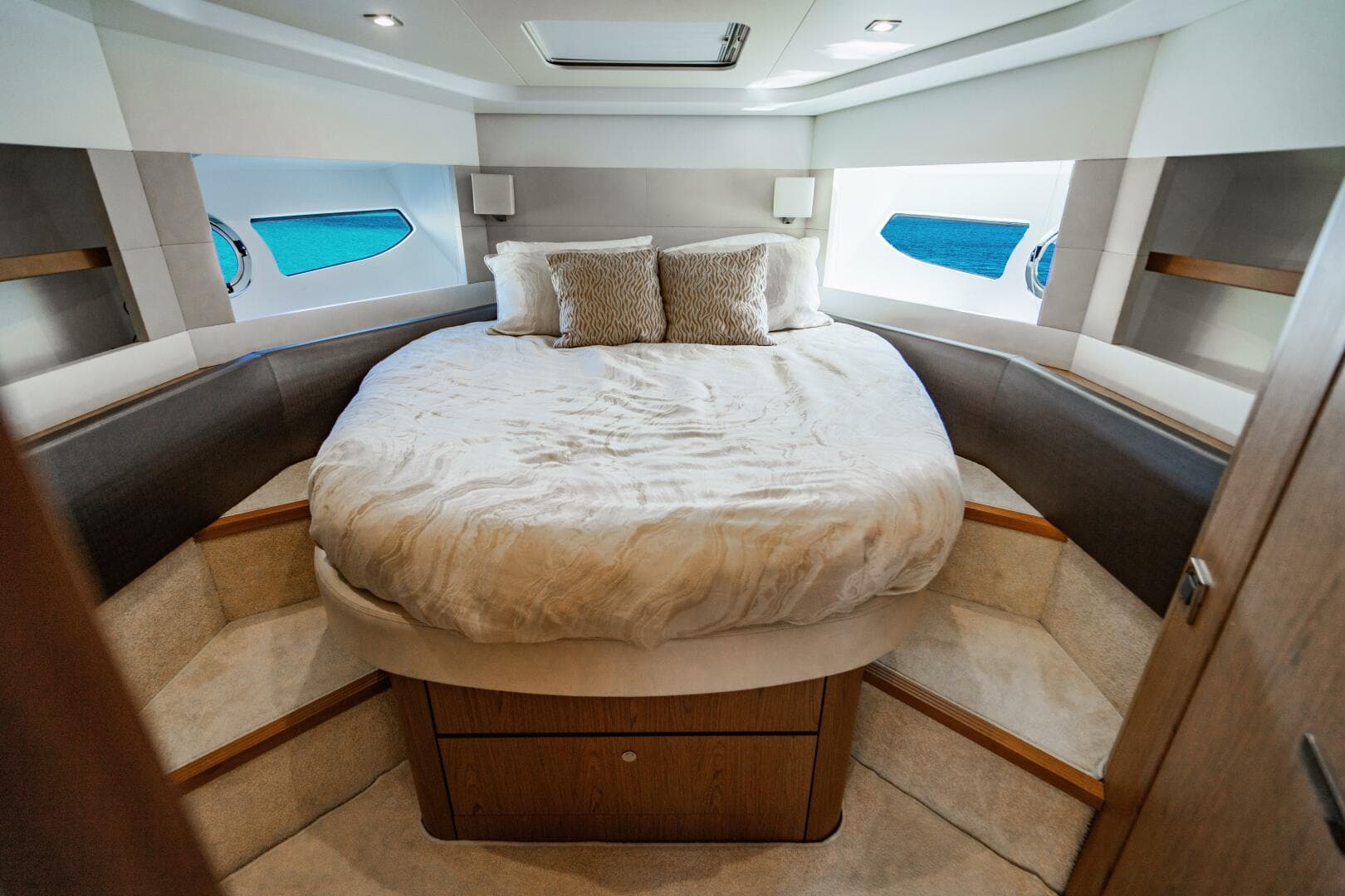 2016 Beneteau Gran Turismo 49