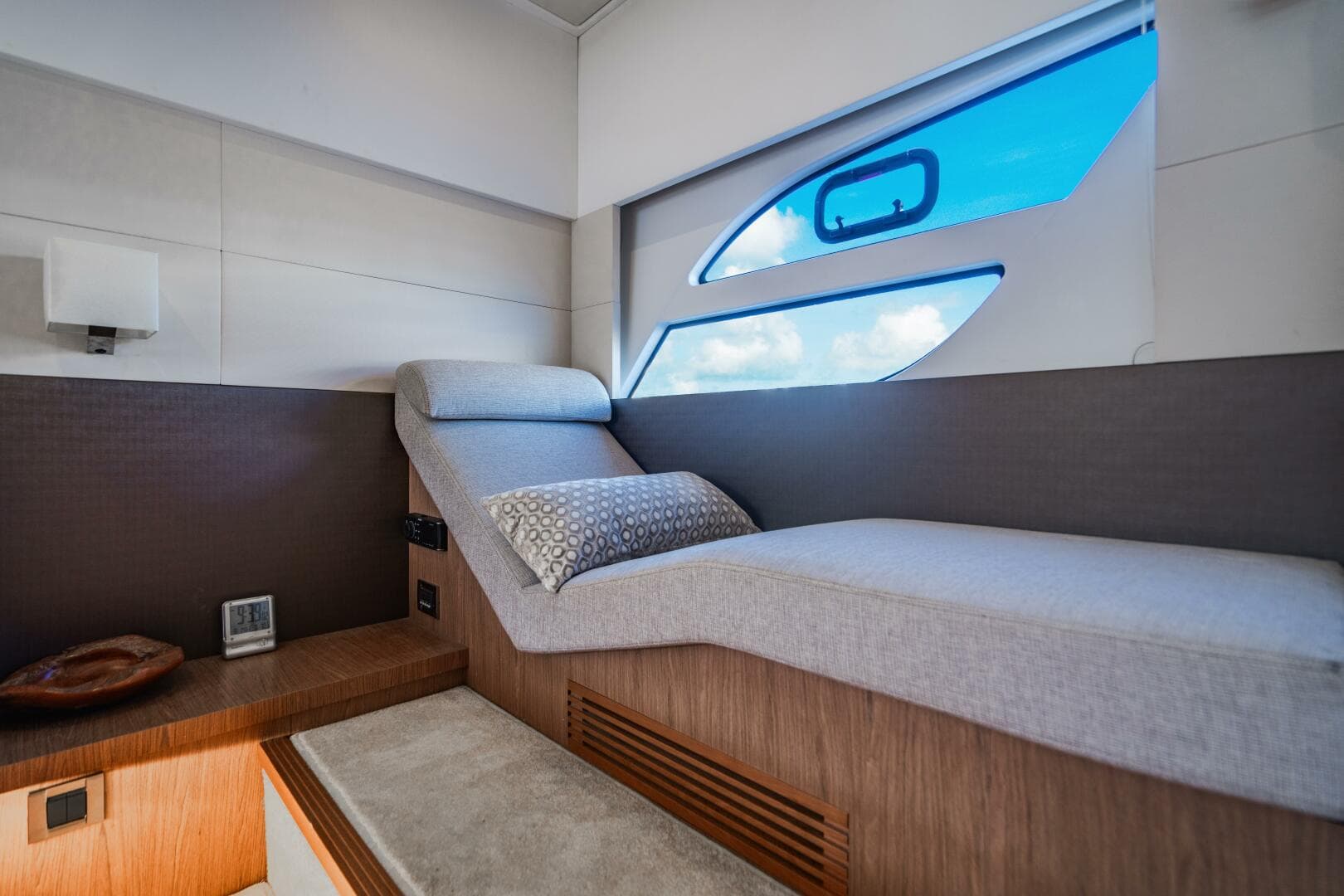 2016 Beneteau Gran Turismo 49