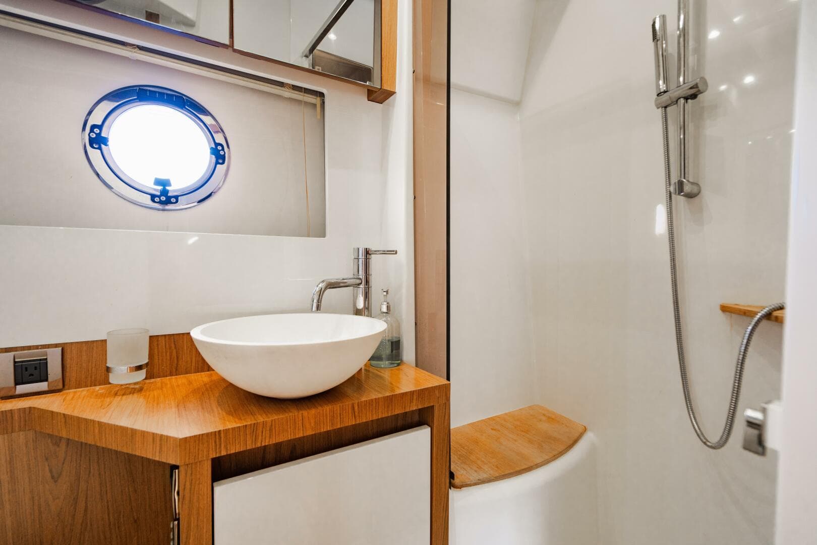 2016 Beneteau Gran Turismo 49