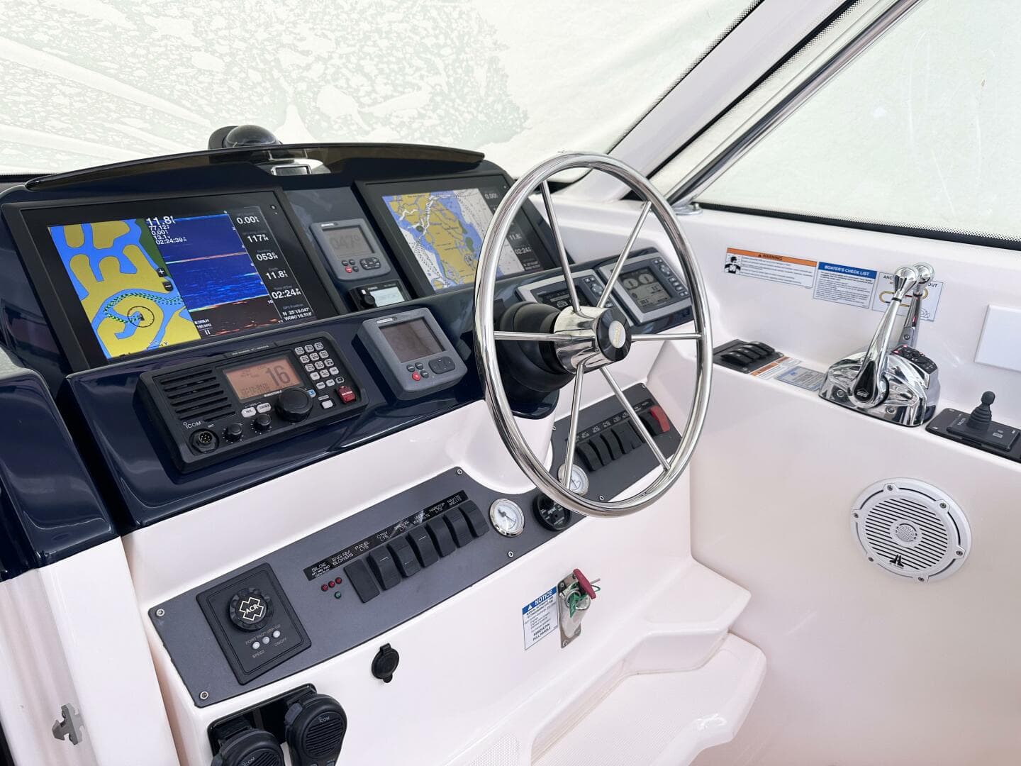 2011 Tiara Yachts 4300 Open