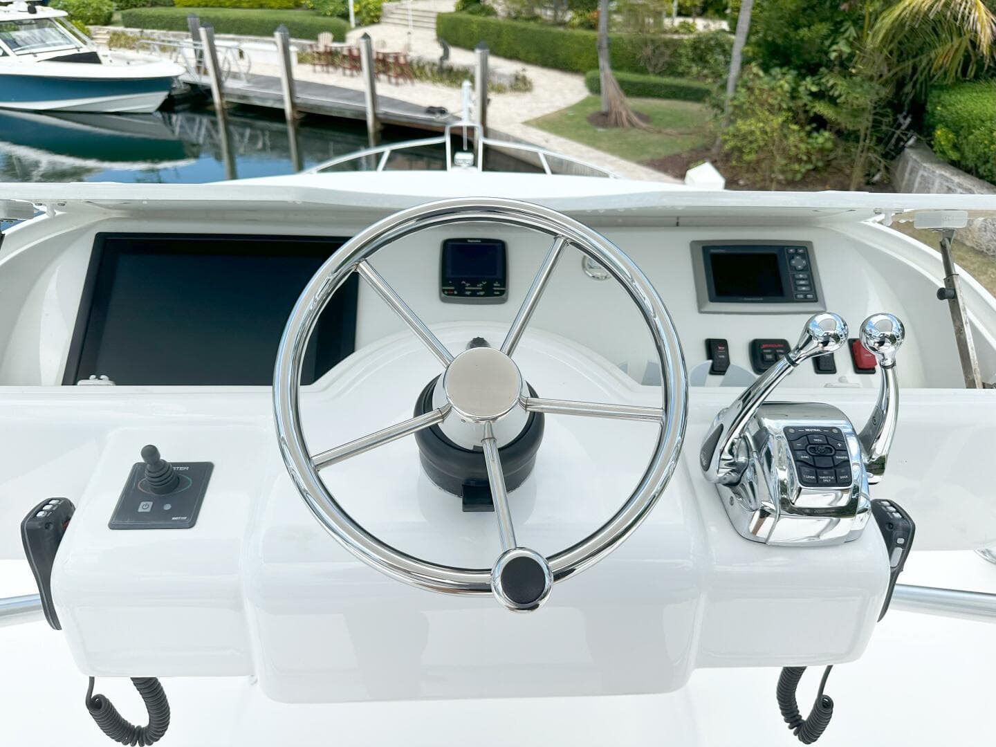2011 Tiara Yachts 4300 Open