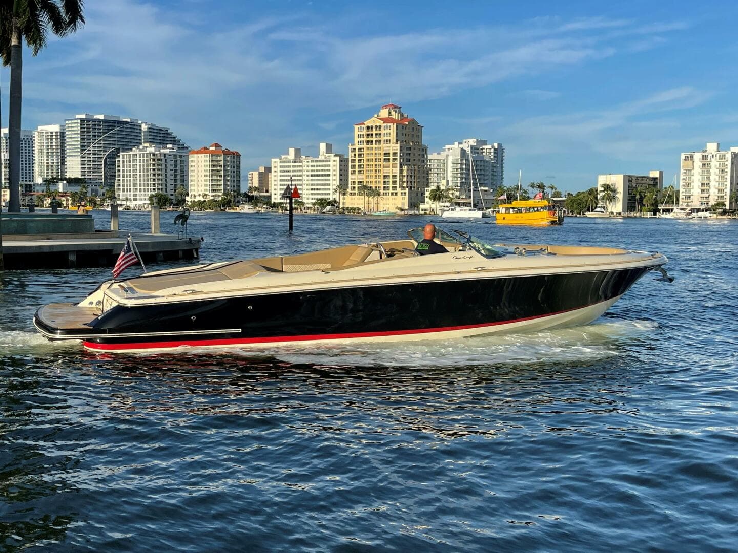 2015 Chris-Craft Launch 32RJ