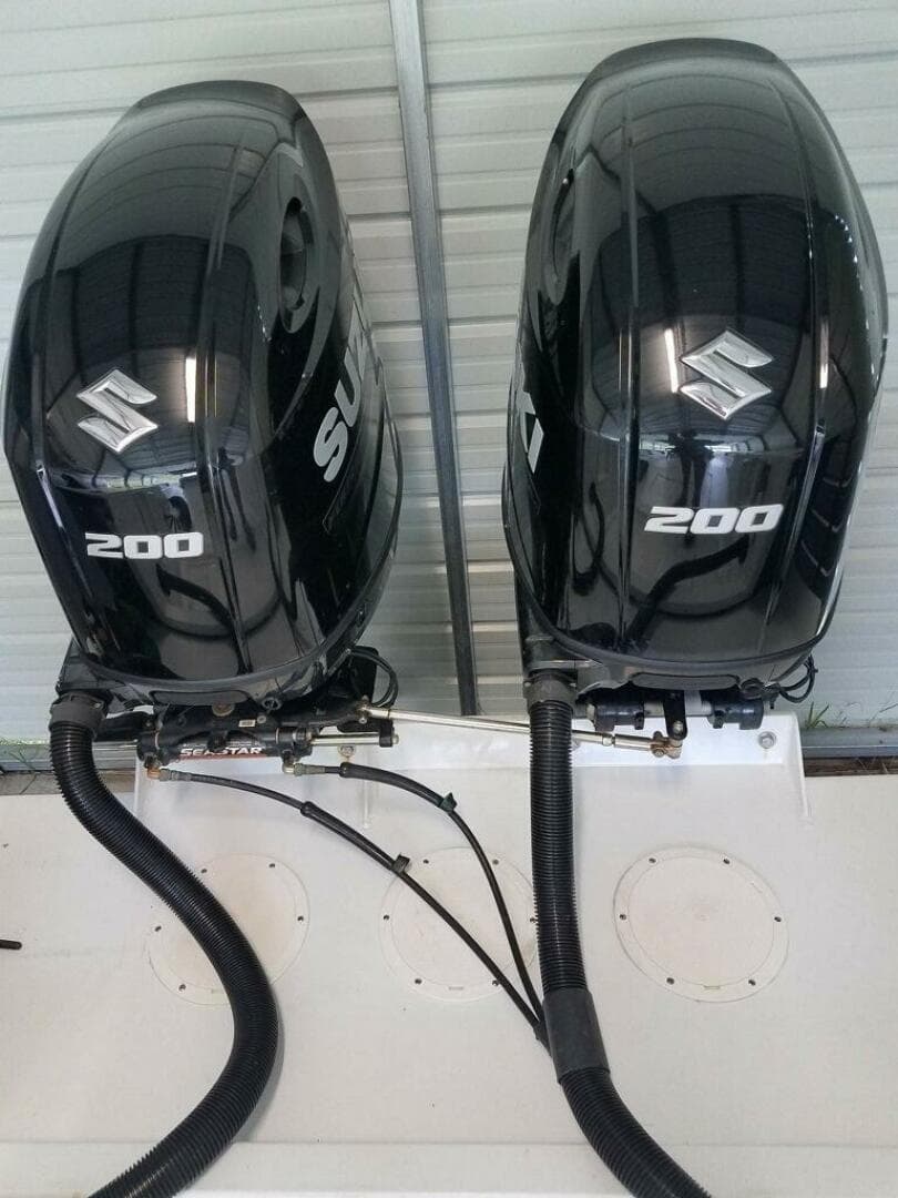 1988 Mako 261 Center Console