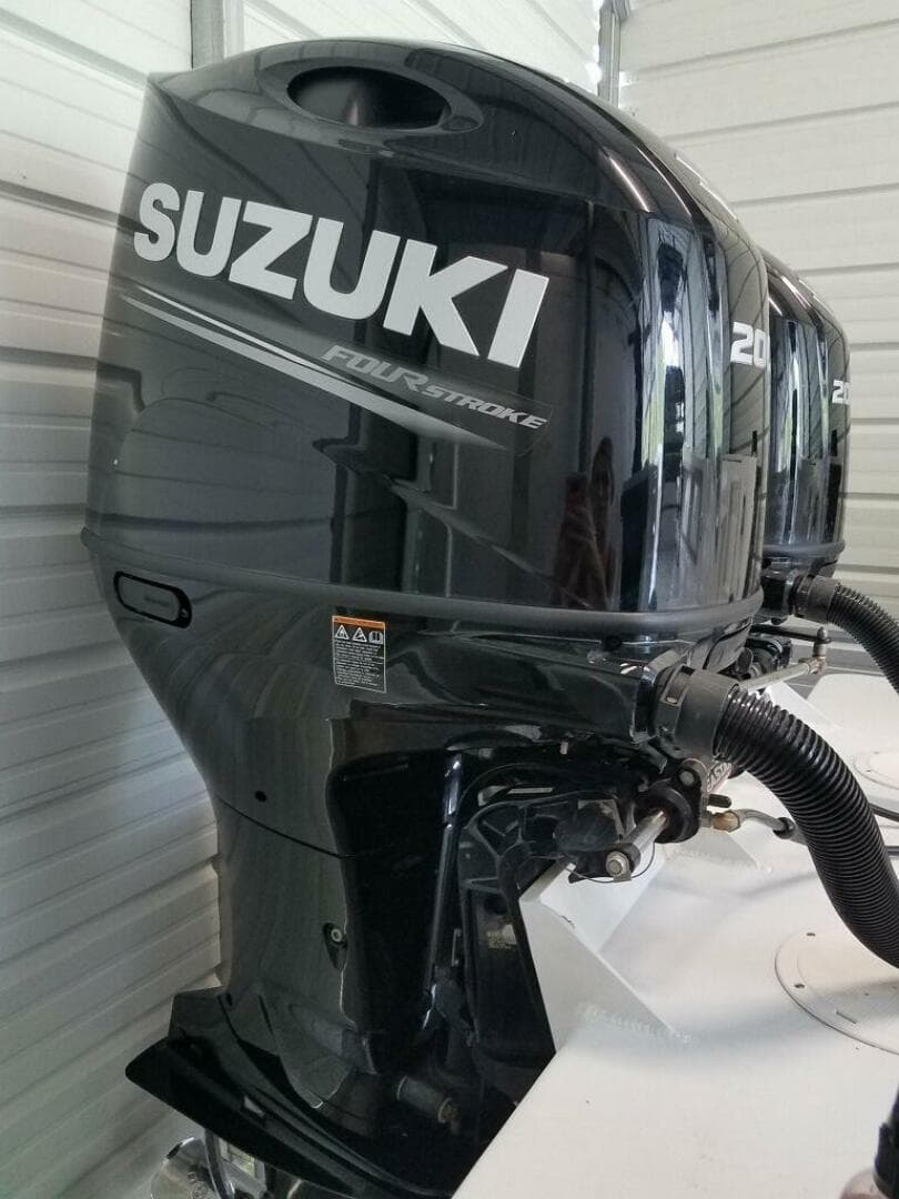 1988 Mako 261 Center Console