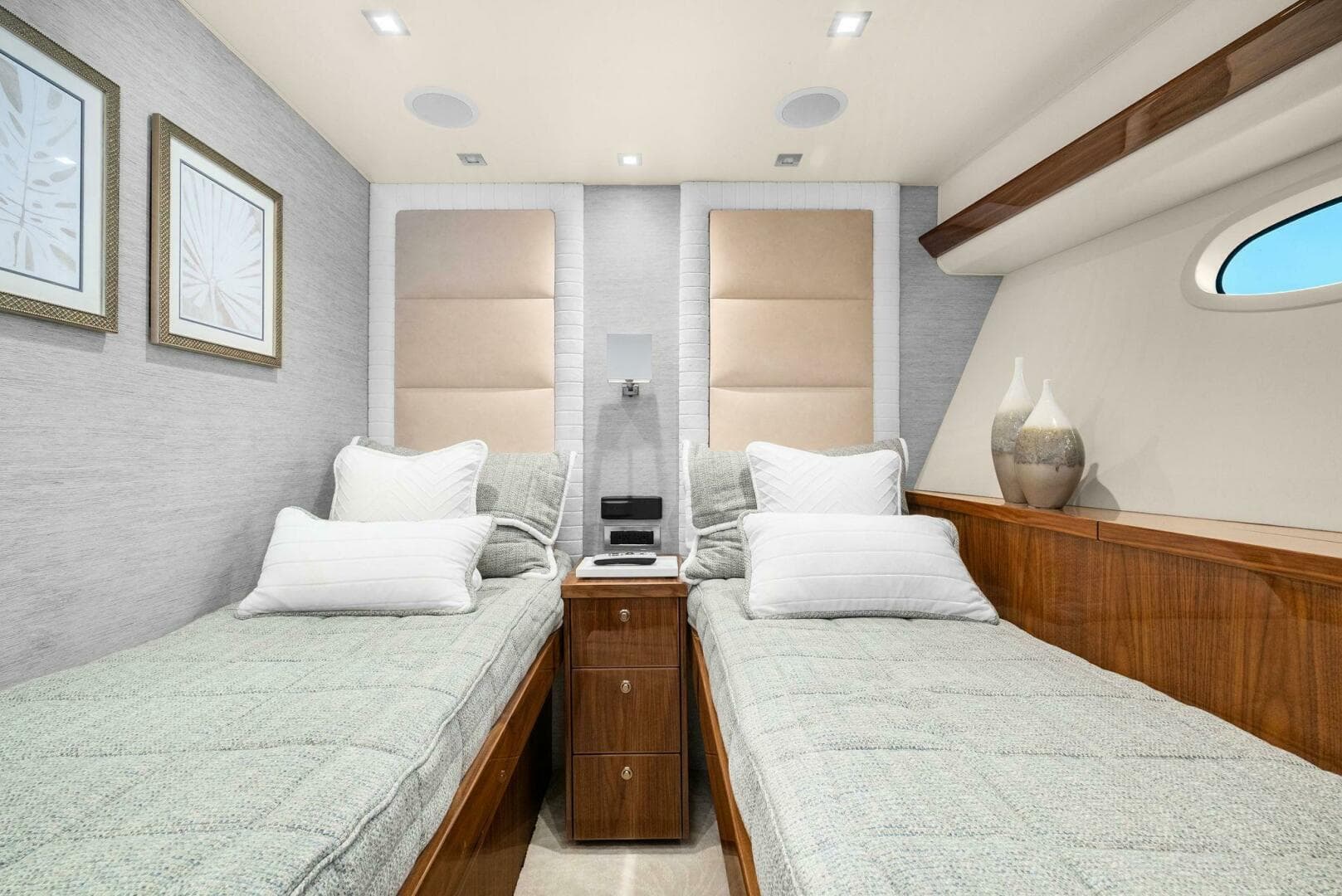 2022 Viking 75 Motor Yacht