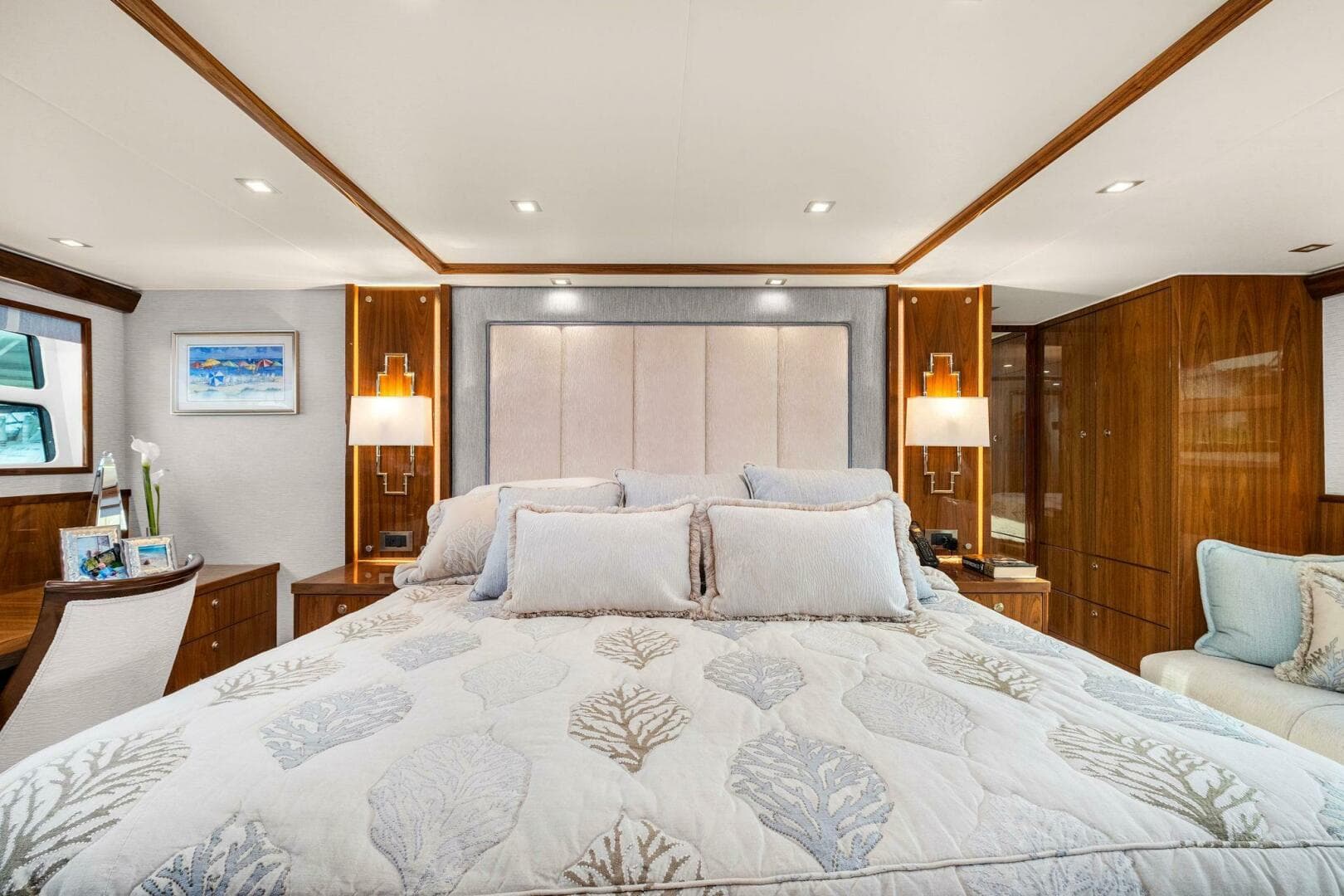 2022 Viking 75 Motor Yacht