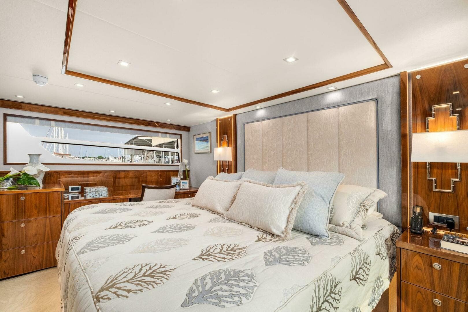 2022 Viking 75 Motor Yacht