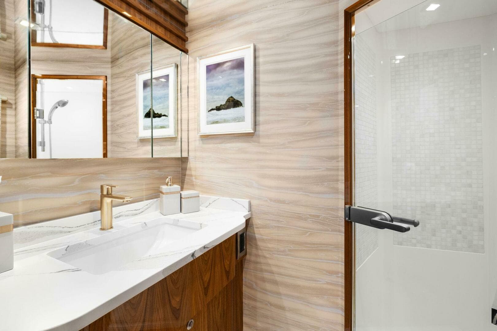 2022 Viking 75 Motor Yacht