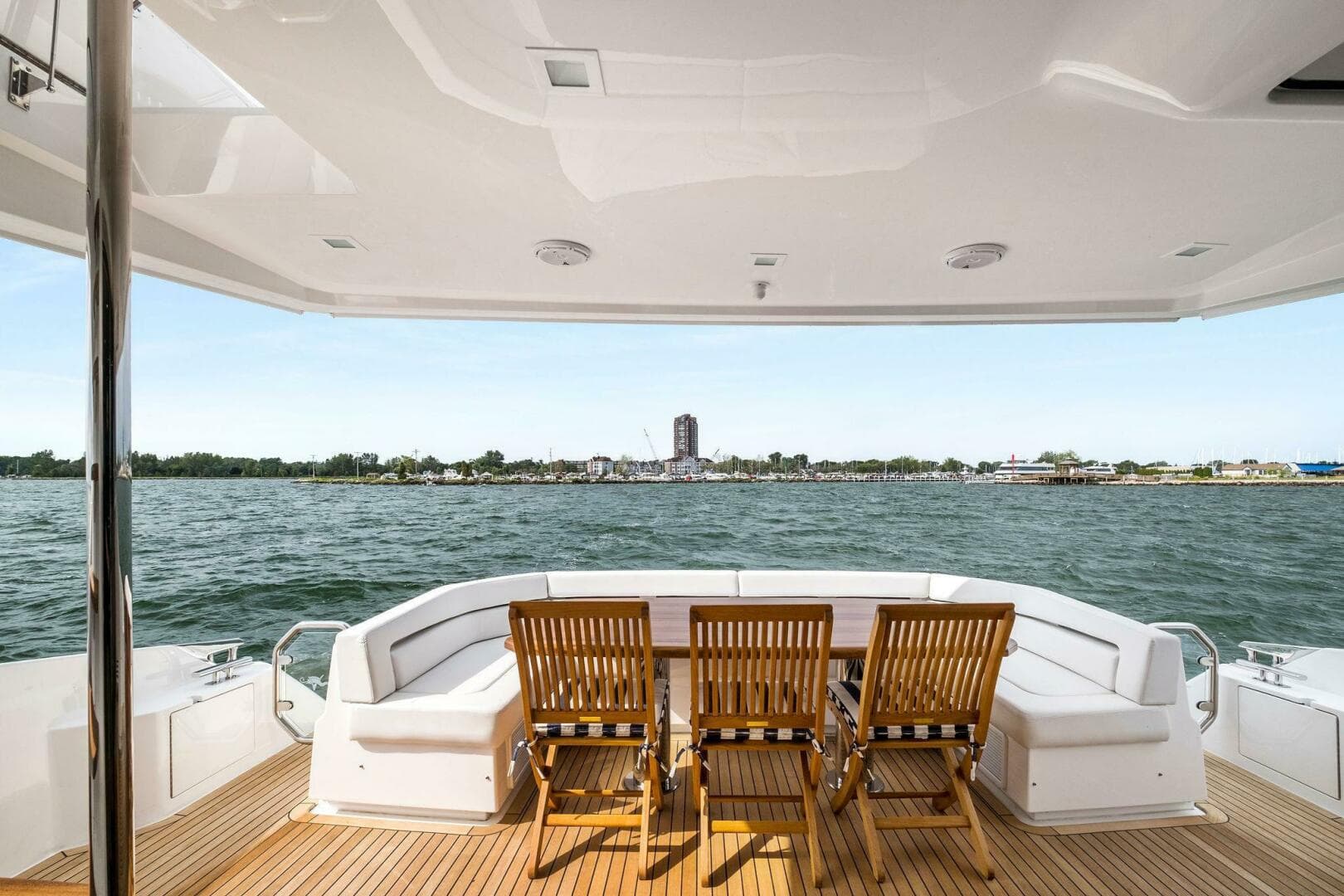 2022 Viking 75 Motor Yacht