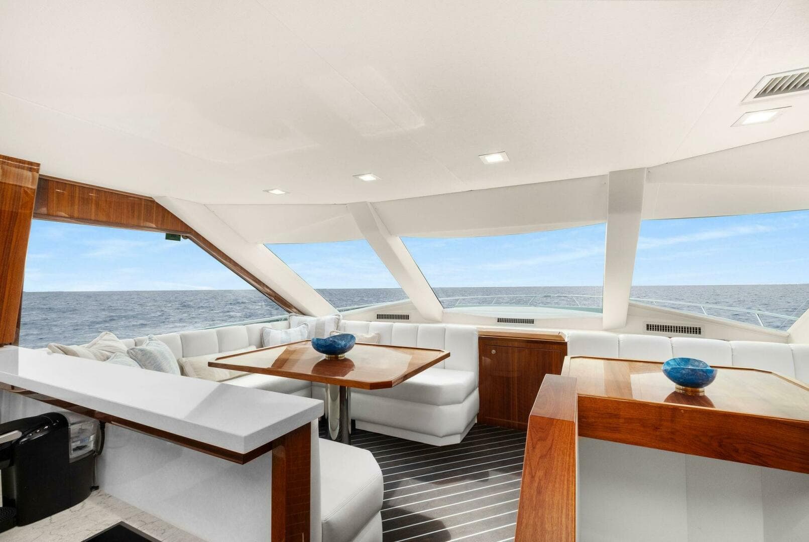 2022 Viking 75 Motor Yacht