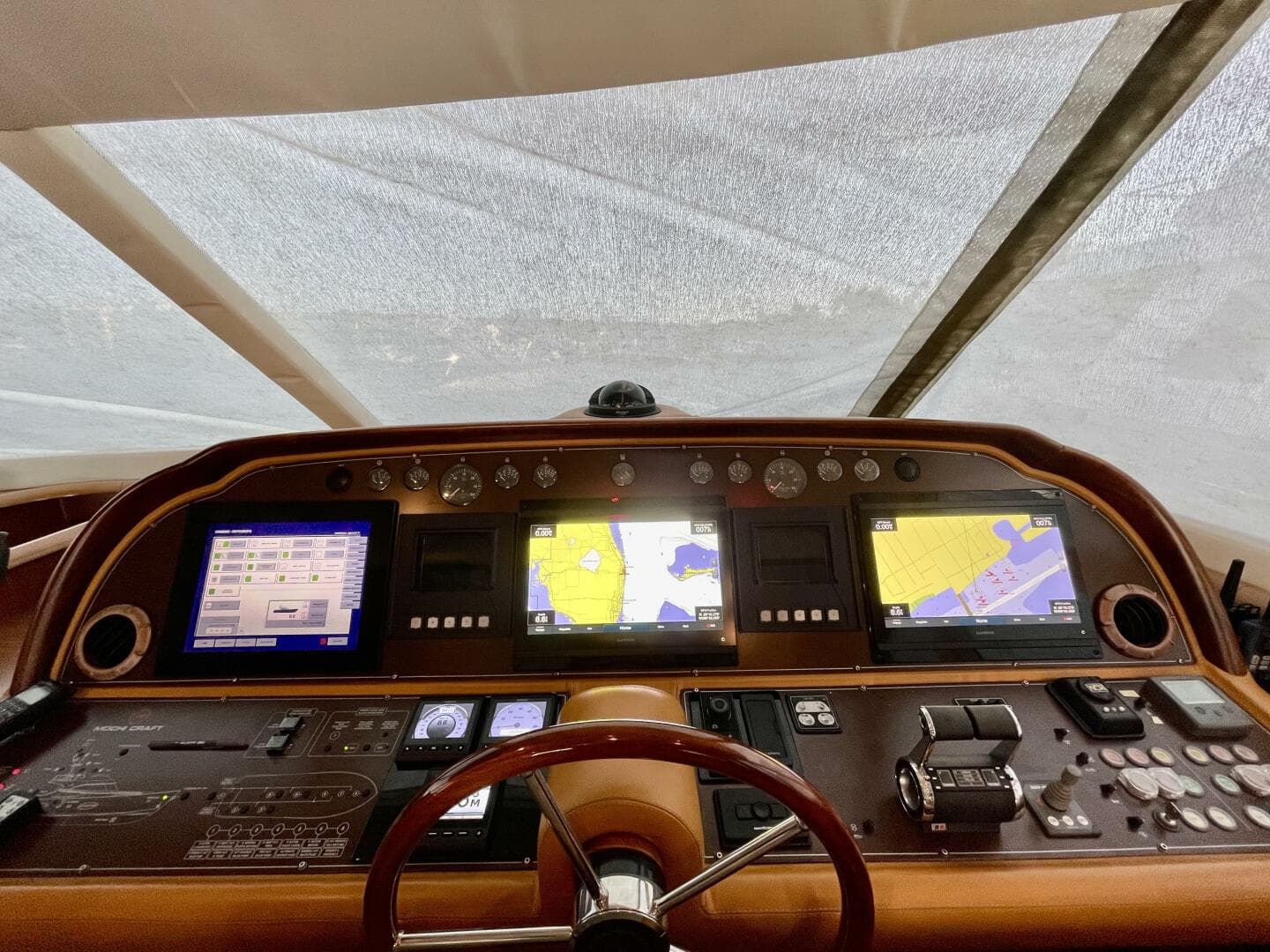 2006 Mochi Craft 74' Dolphin