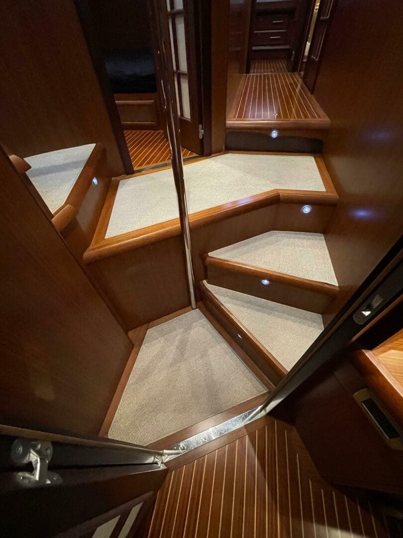 2006 Mochi Craft 74' Dolphin