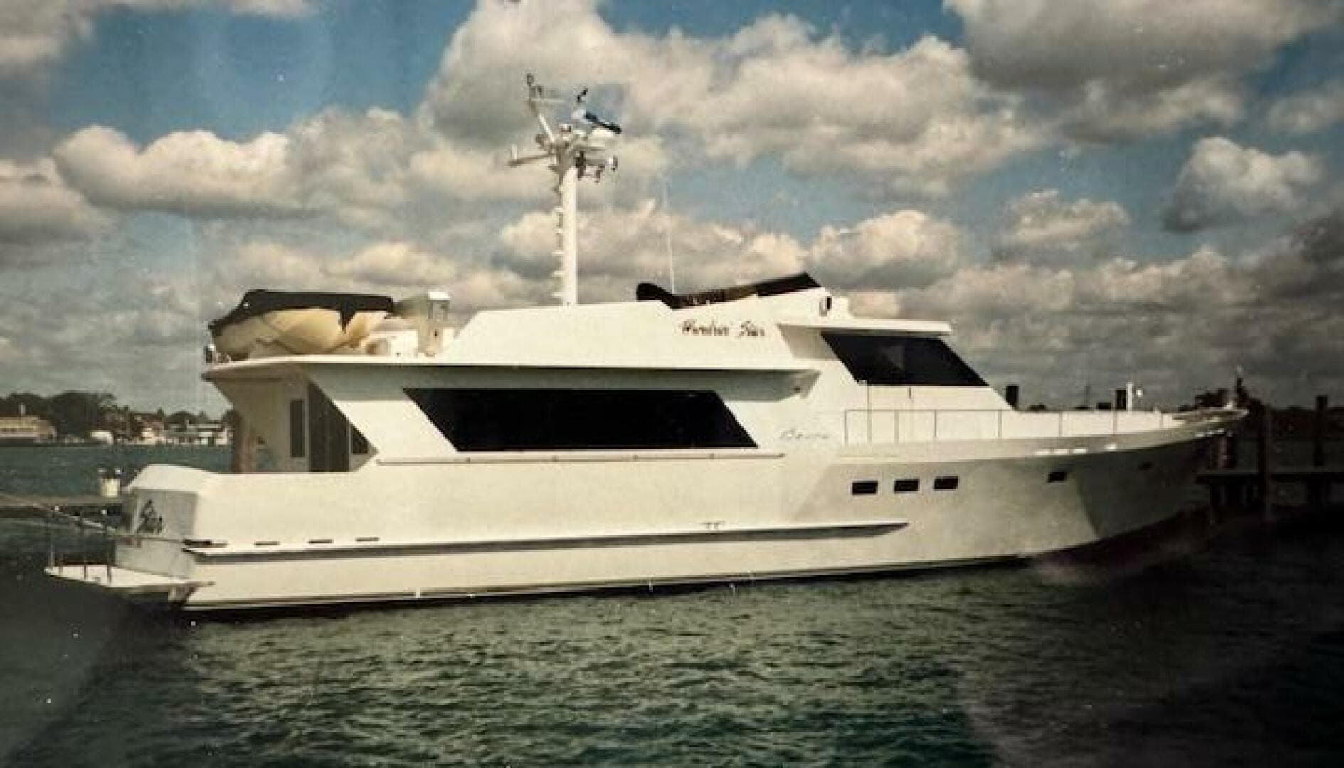 1990 Motor Yacht 70 Brata