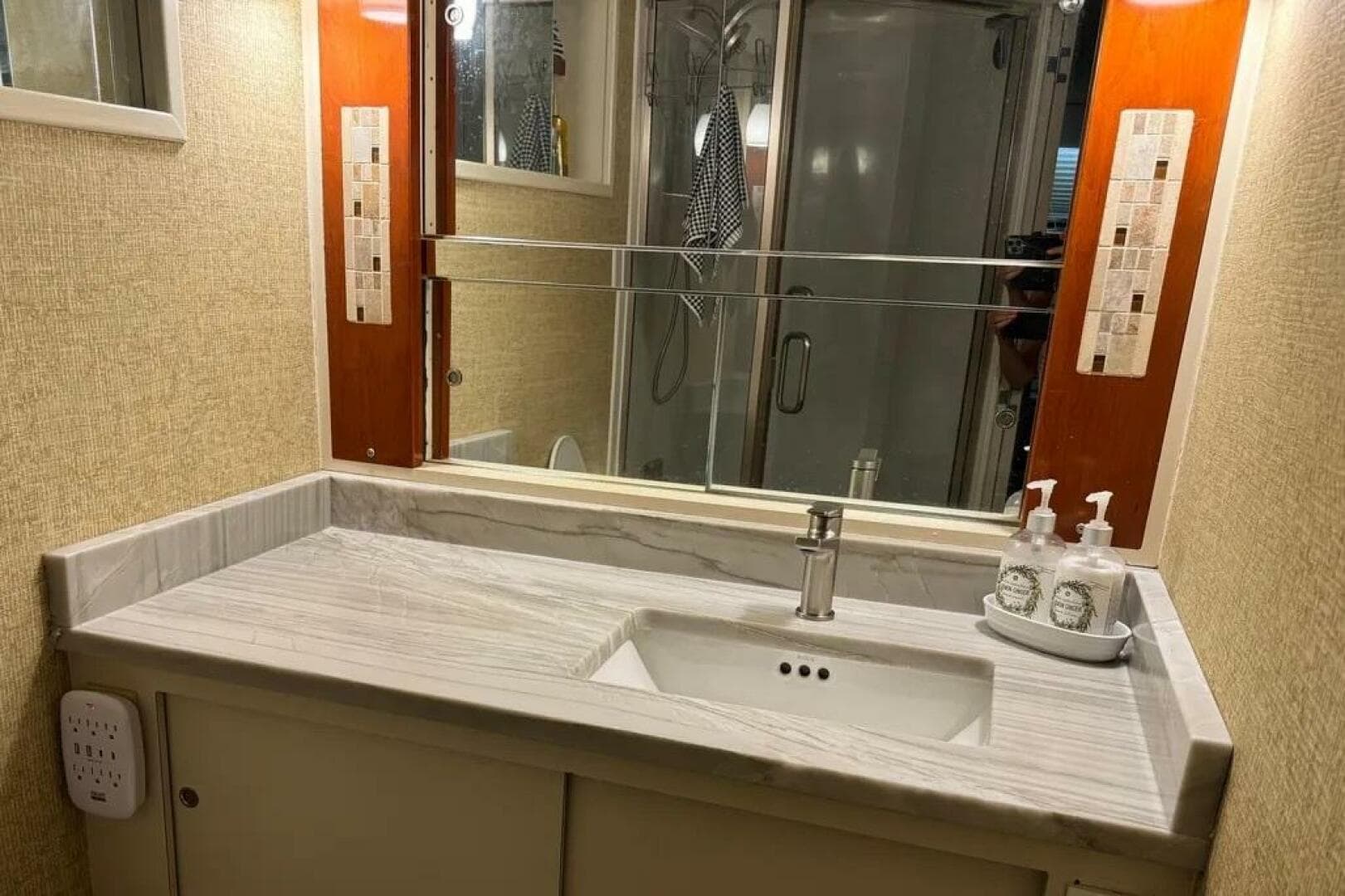 1986 Bertram 58 Flybridge Motor Yacht