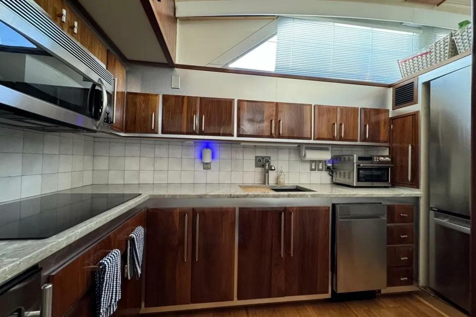 1986 Bertram 58 Flybridge Motor Yacht