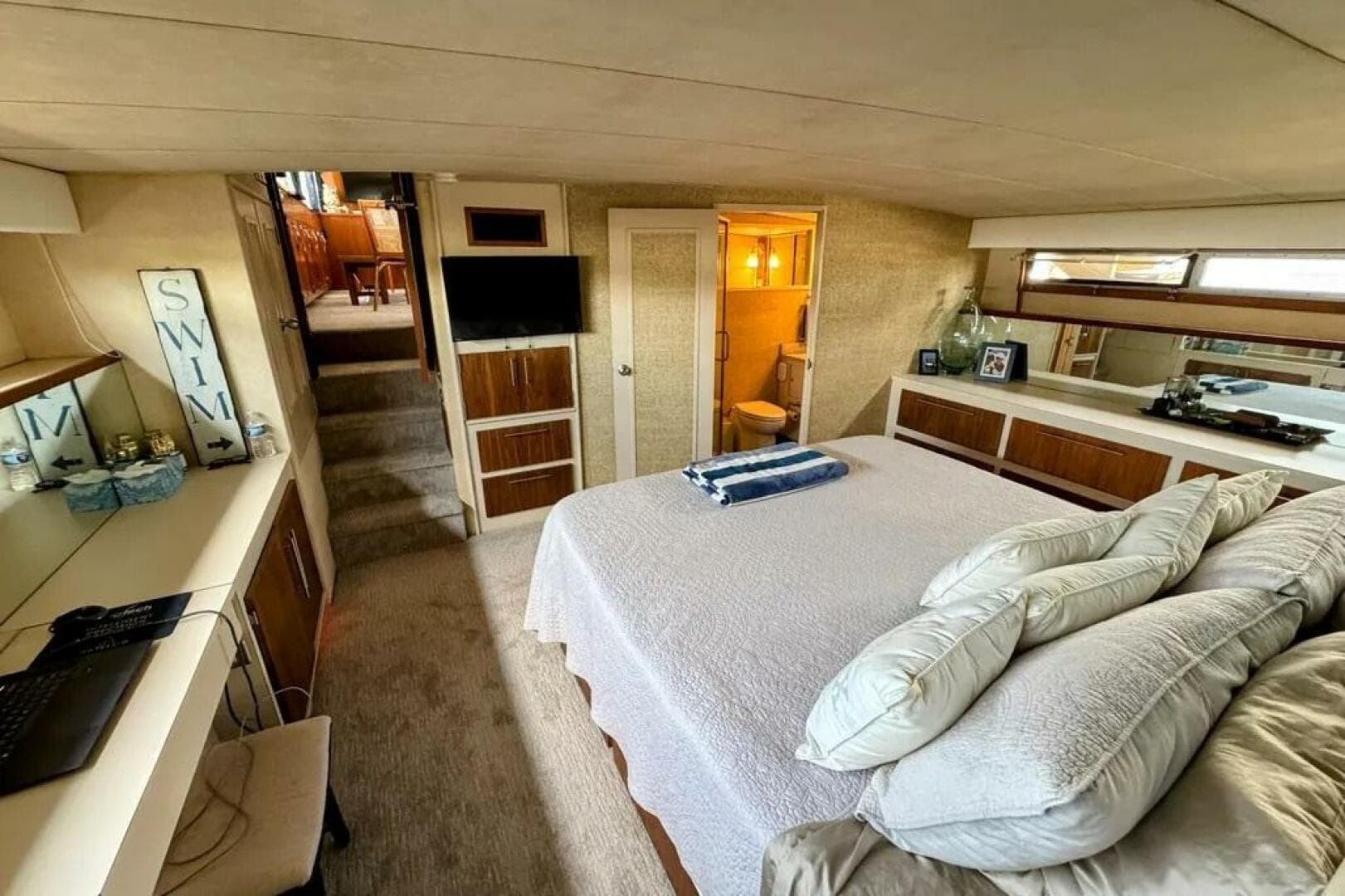 1986 Bertram 58 Flybridge Motor Yacht