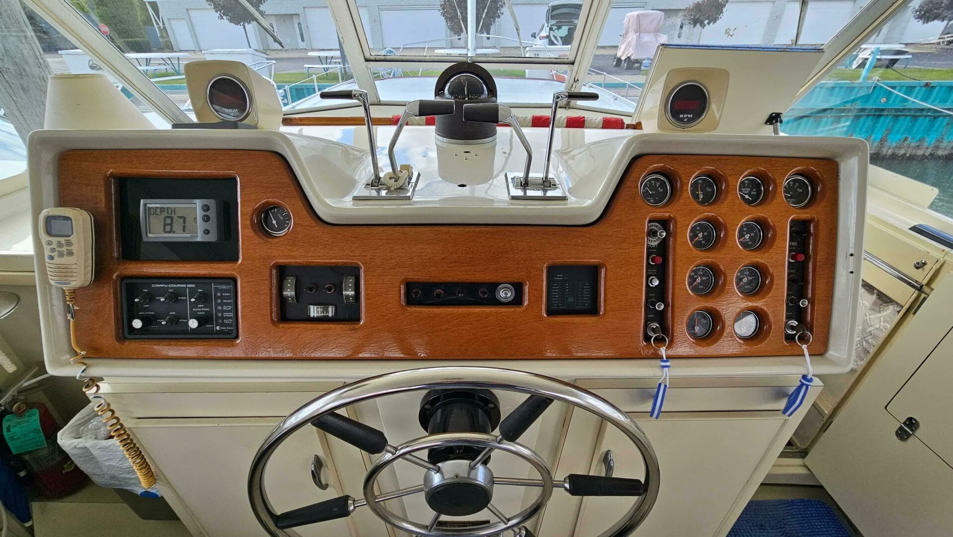 1971 Chris-Craft 47 Commander
