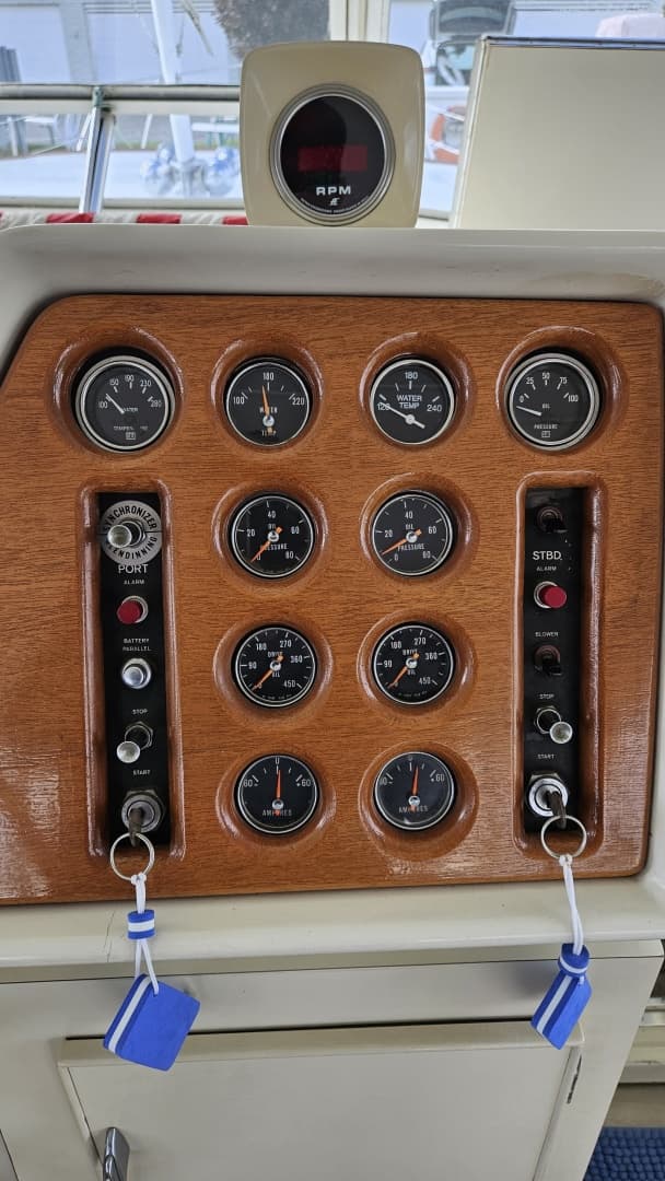 1971 Chris-Craft 47 Commander