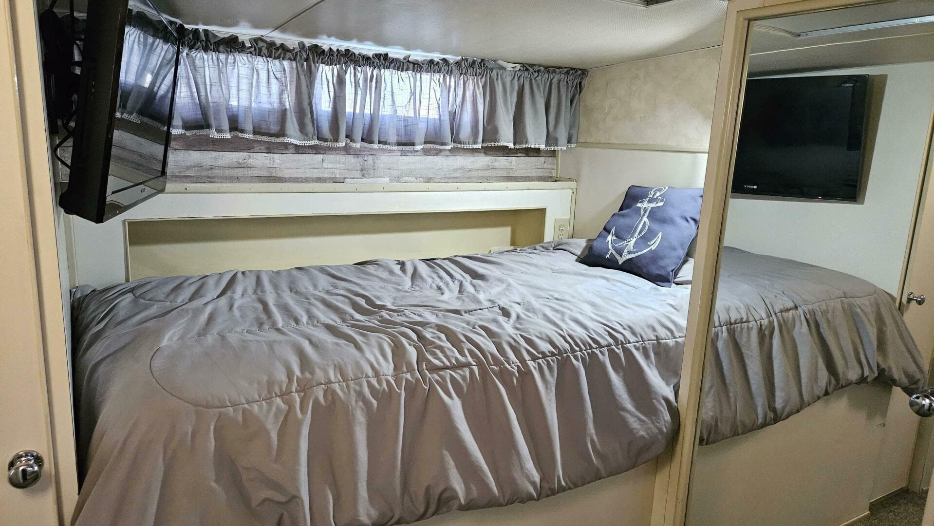 1971 Chris-Craft 47 Commander