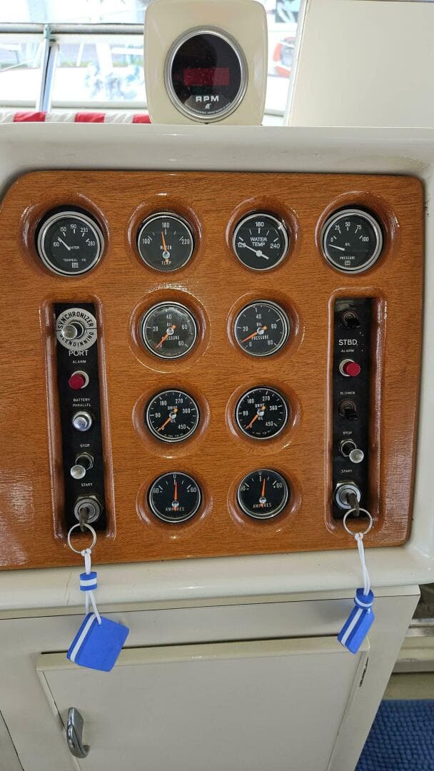 1971 Chris-Craft 47 Commander