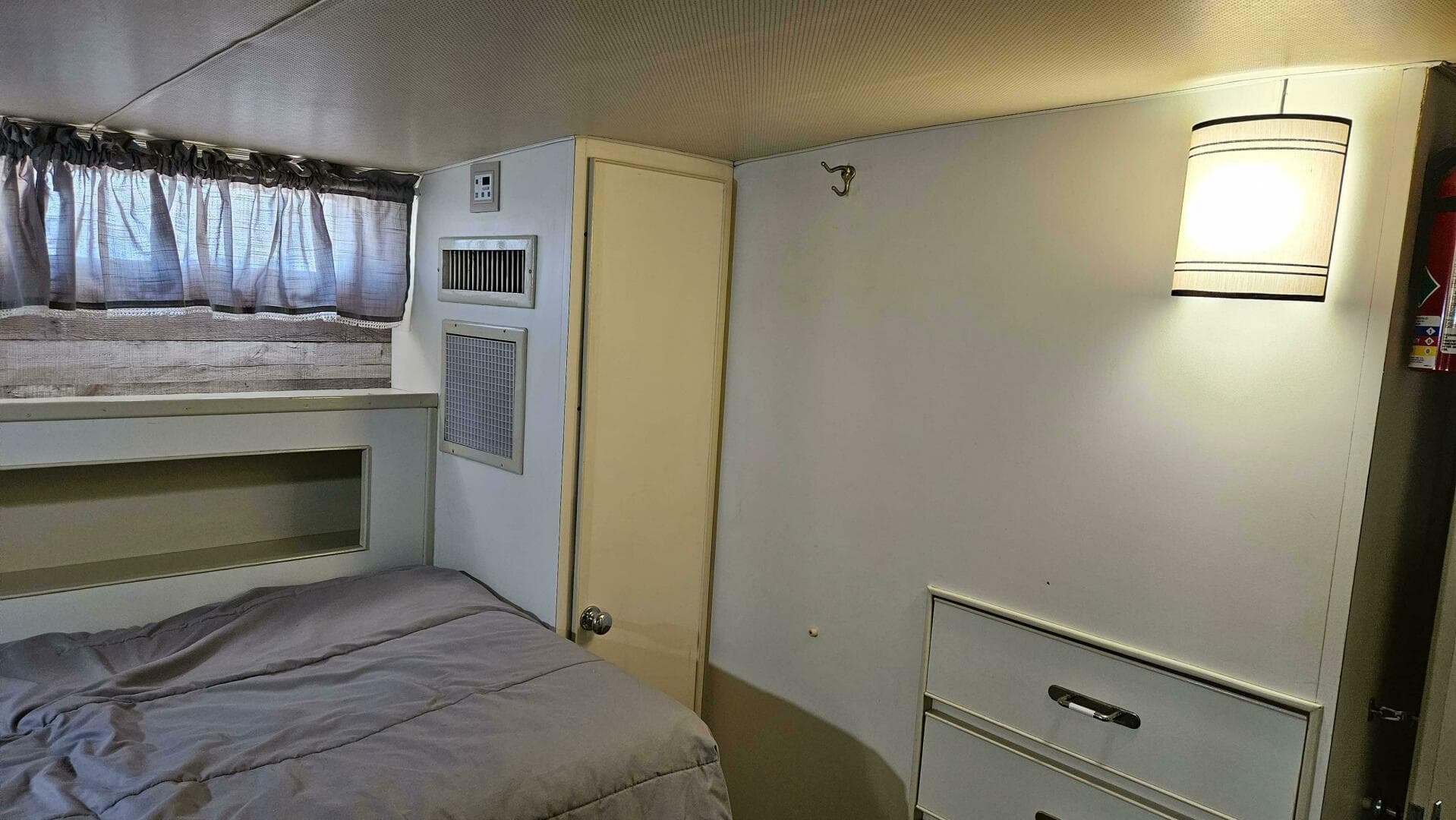 1971 Chris-Craft 47 Commander