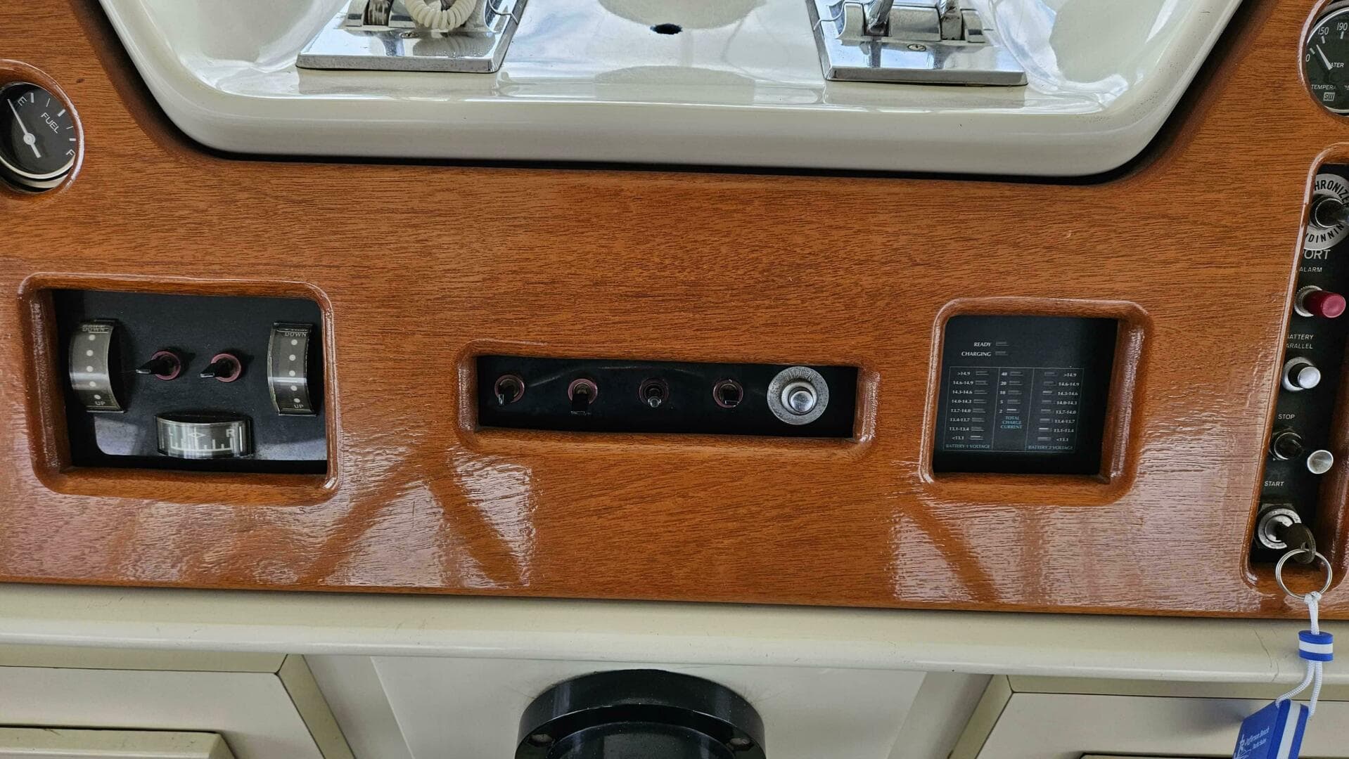 1971 Chris-Craft 47 Commander