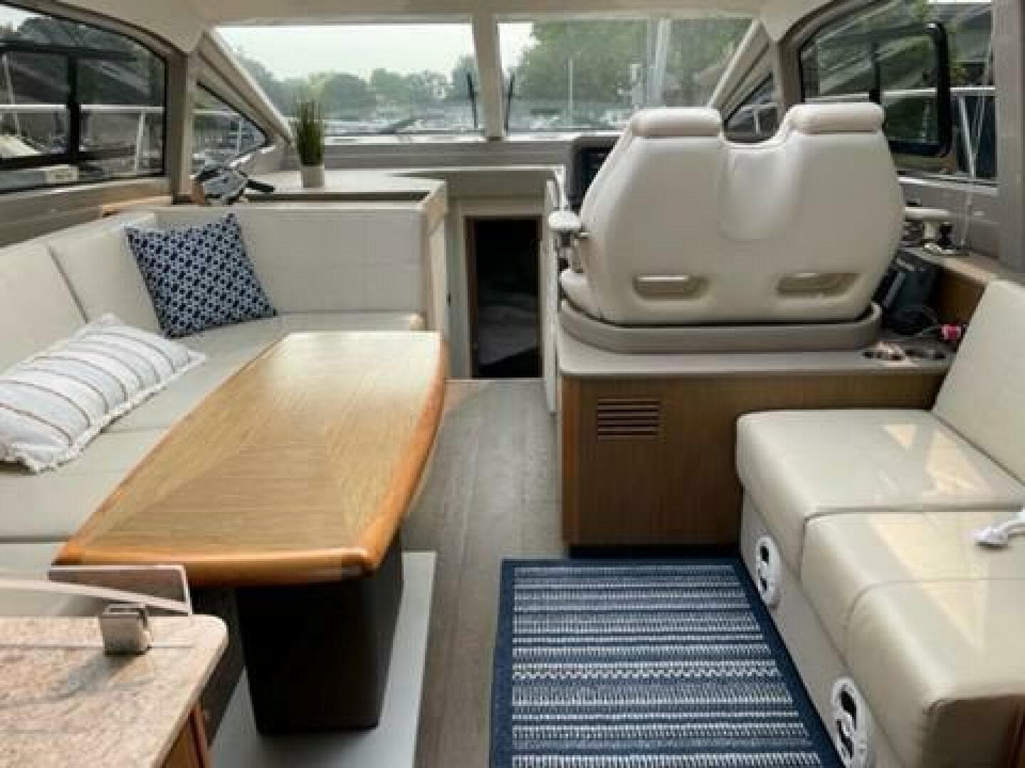 2017 Sea Ray 460 Sundancer