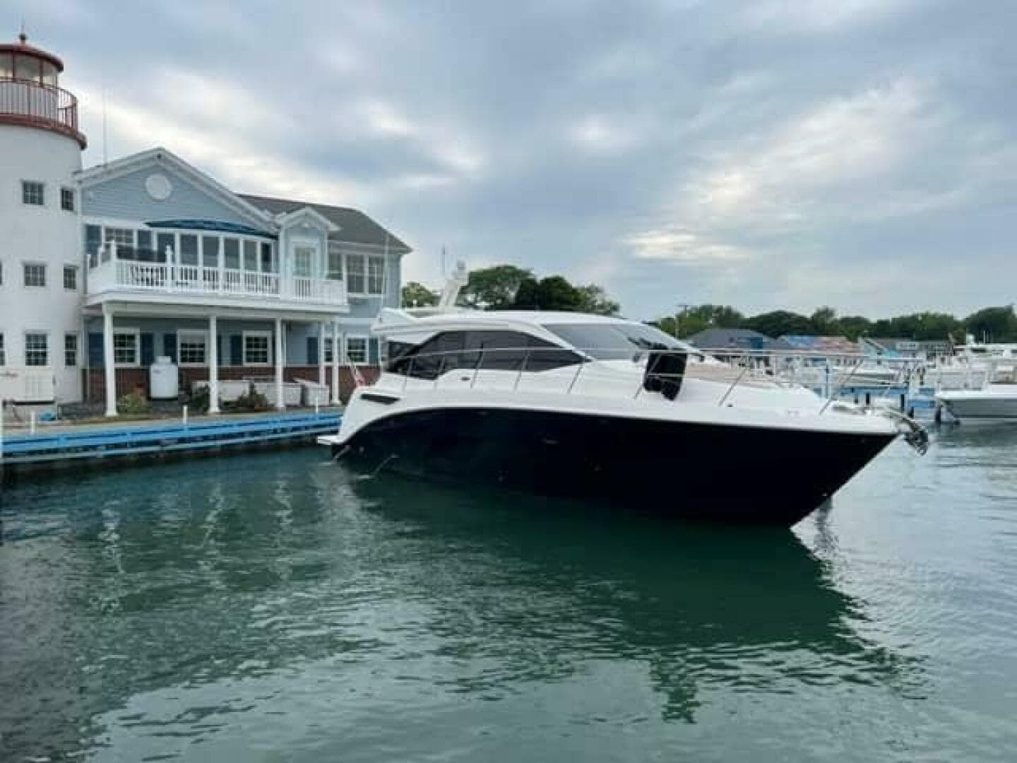 2017 Sea Ray 460 Sundancer