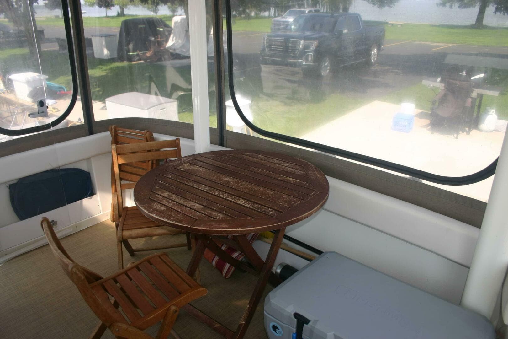 2001 Cruisers Yachts 3750 Motor Yacht