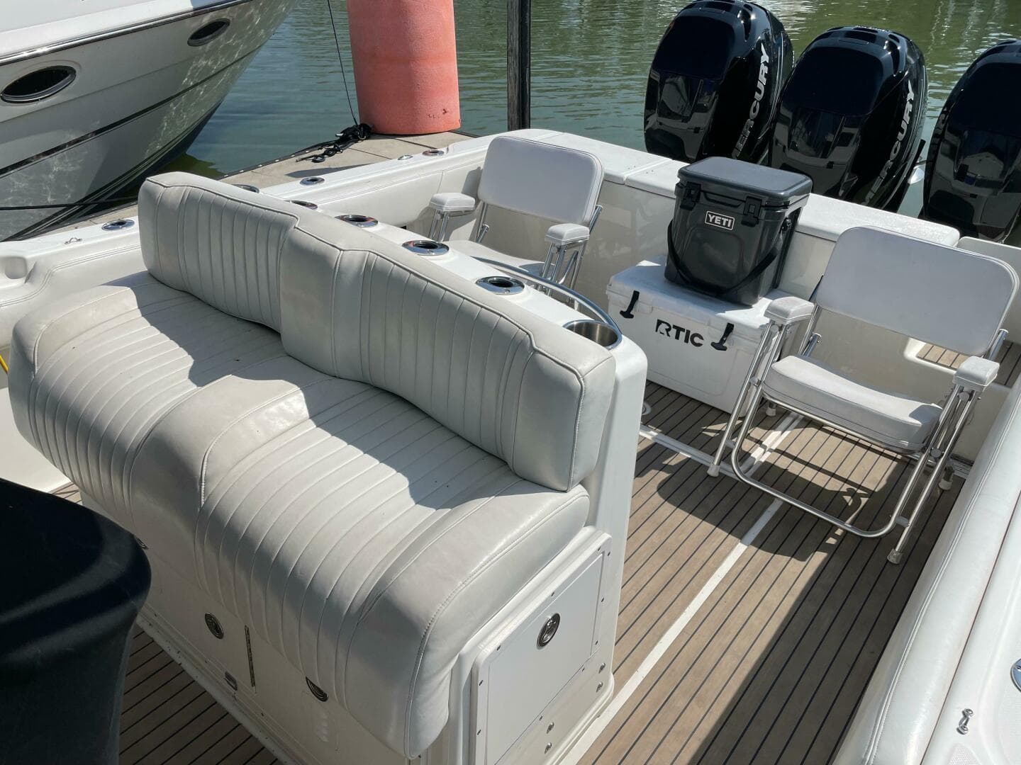 2009 Triton 351 Center Console