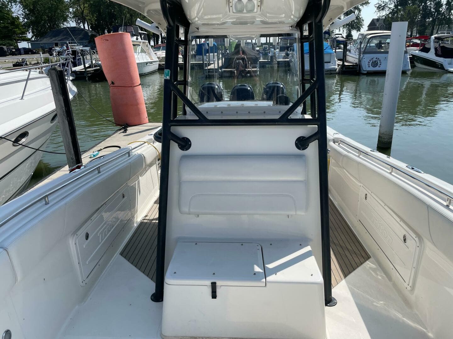 2009 Triton 351 Center Console