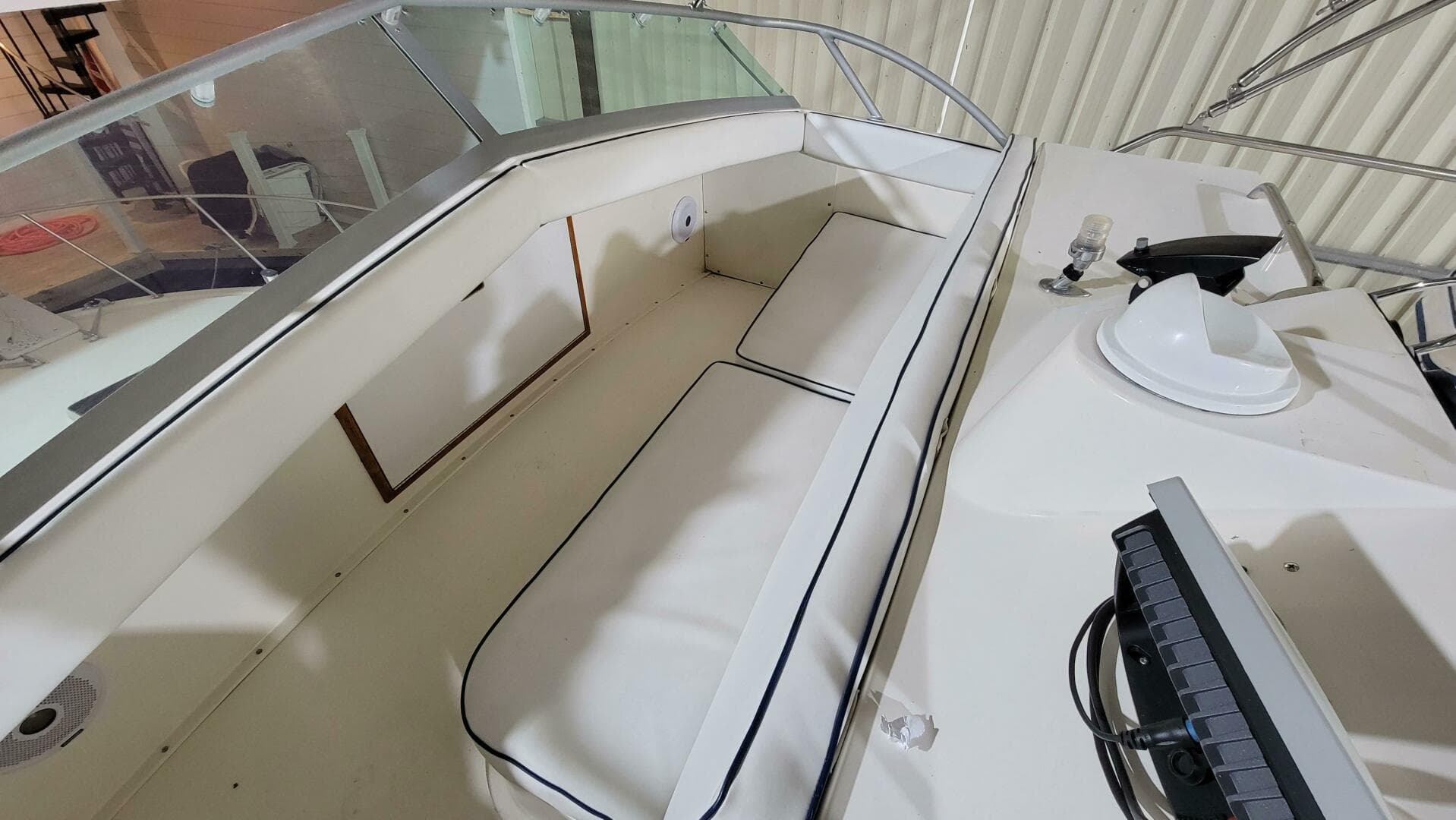1983 Bertram 33 Flybridge Cruiser