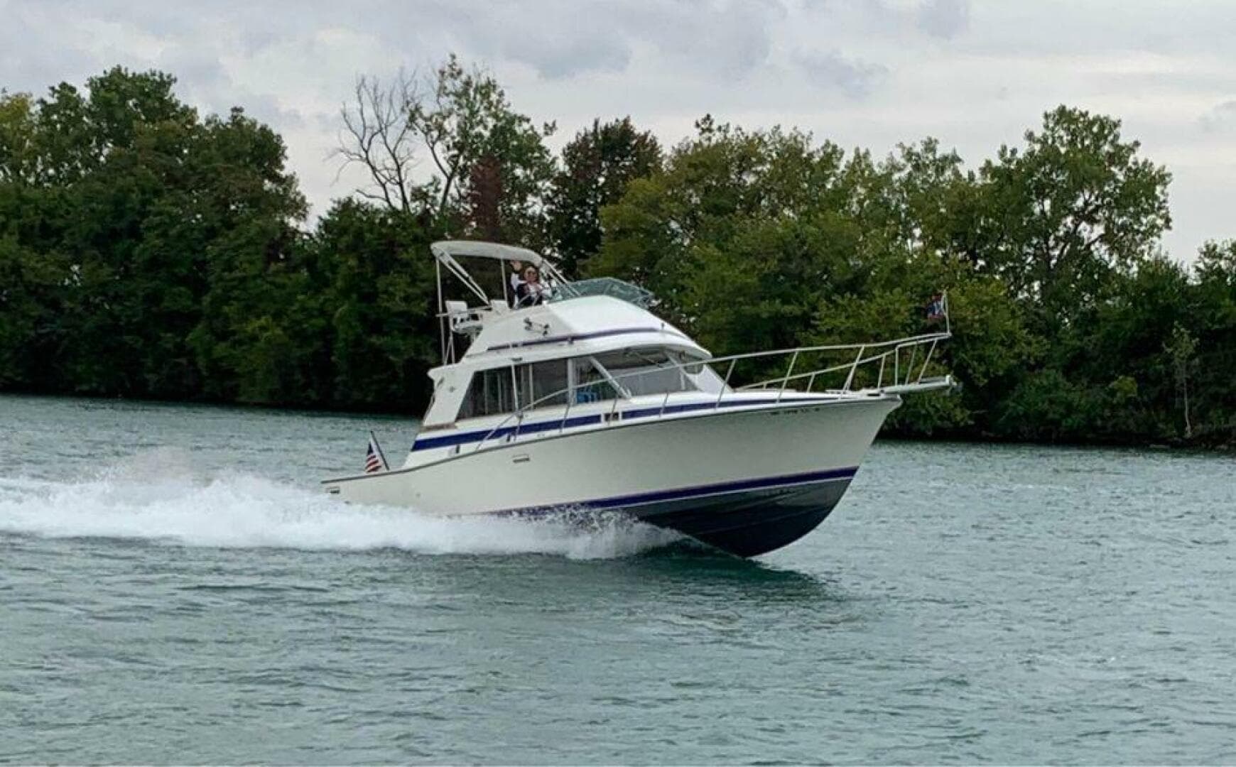 1983 Bertram 33 Flybridge Cruiser