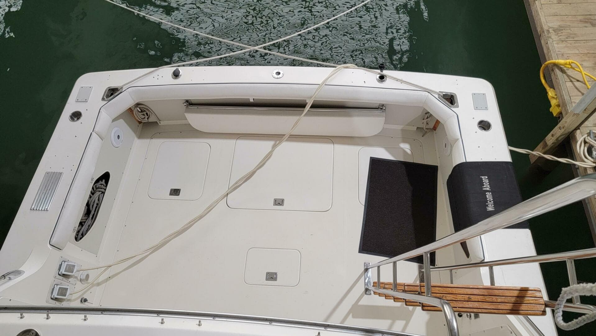 1983 Bertram 33 Flybridge Cruiser