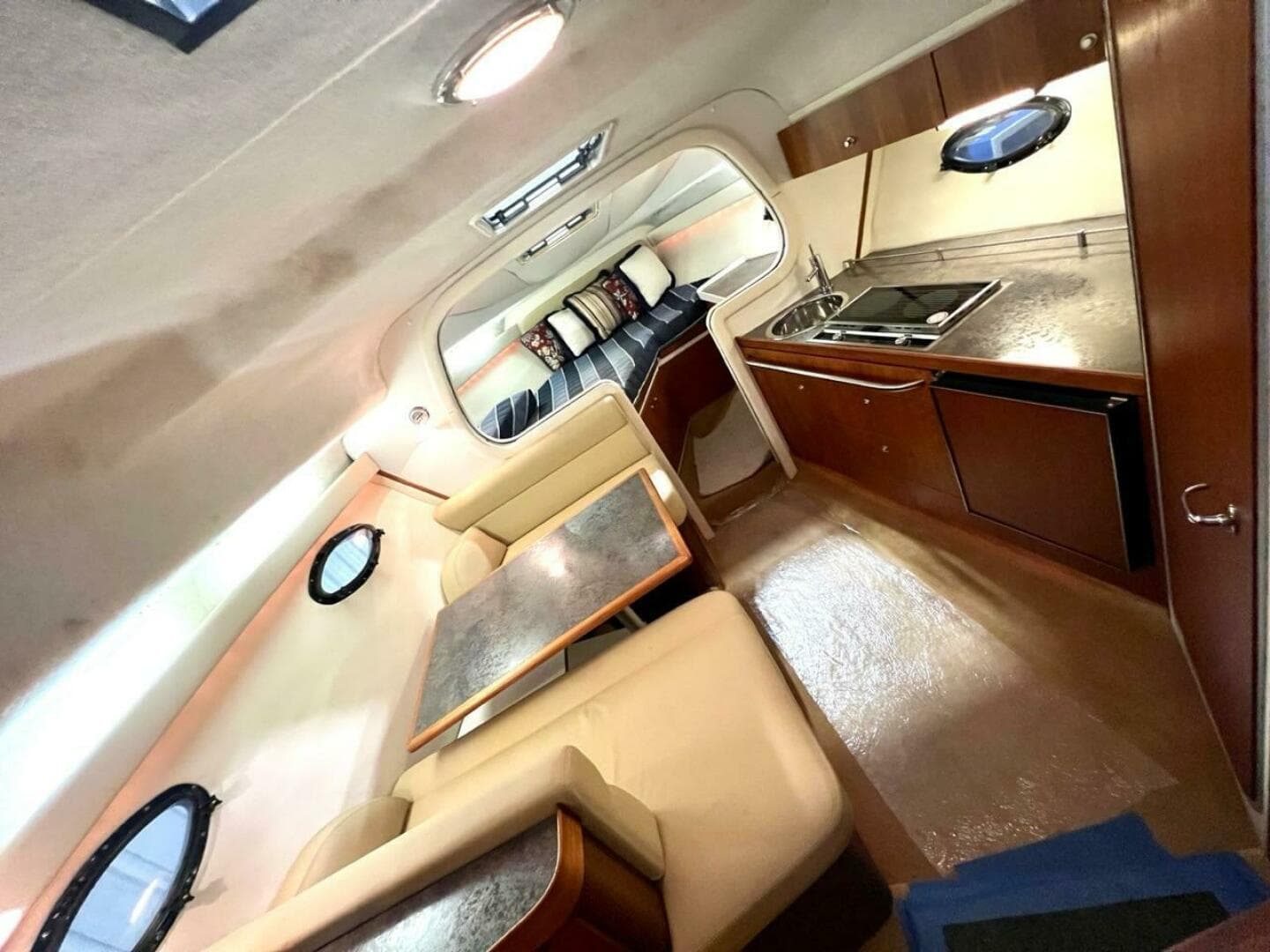 1988 Tiara Sport 310 Sport Cruiser