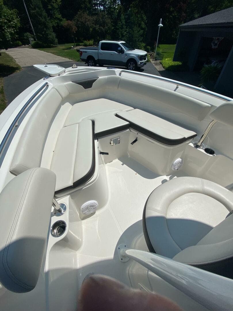 2022 Sailfish 220 Center Console