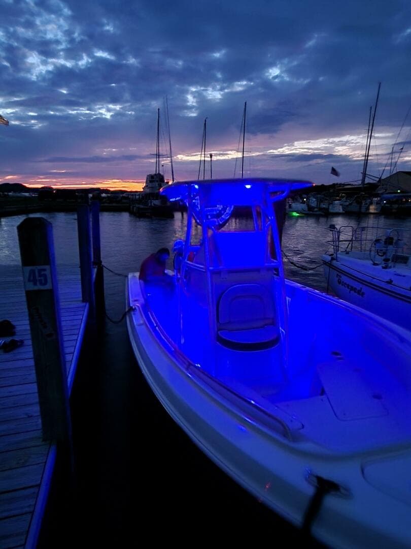 2022 Sailfish 220 Center Console